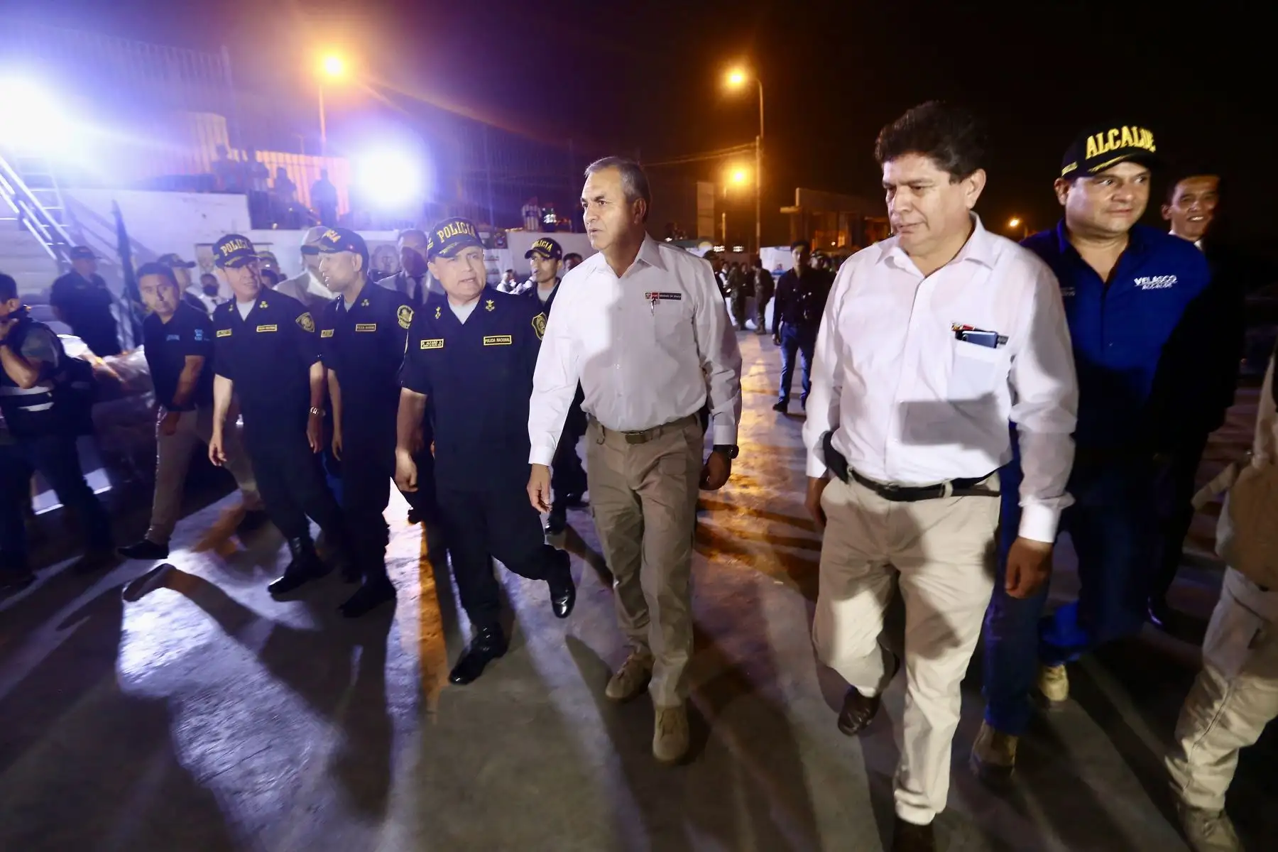 El Ministro del Interior, Vicente Romero; el comandante general de la Policía Nacional, Raúl Alfaro; el jefe de la Región Policial Lima  en conferencia de prensa de  los resultados de operativos policiales realizados durante la última semana.

Foto: ANDINA/Ricardo Cuba
