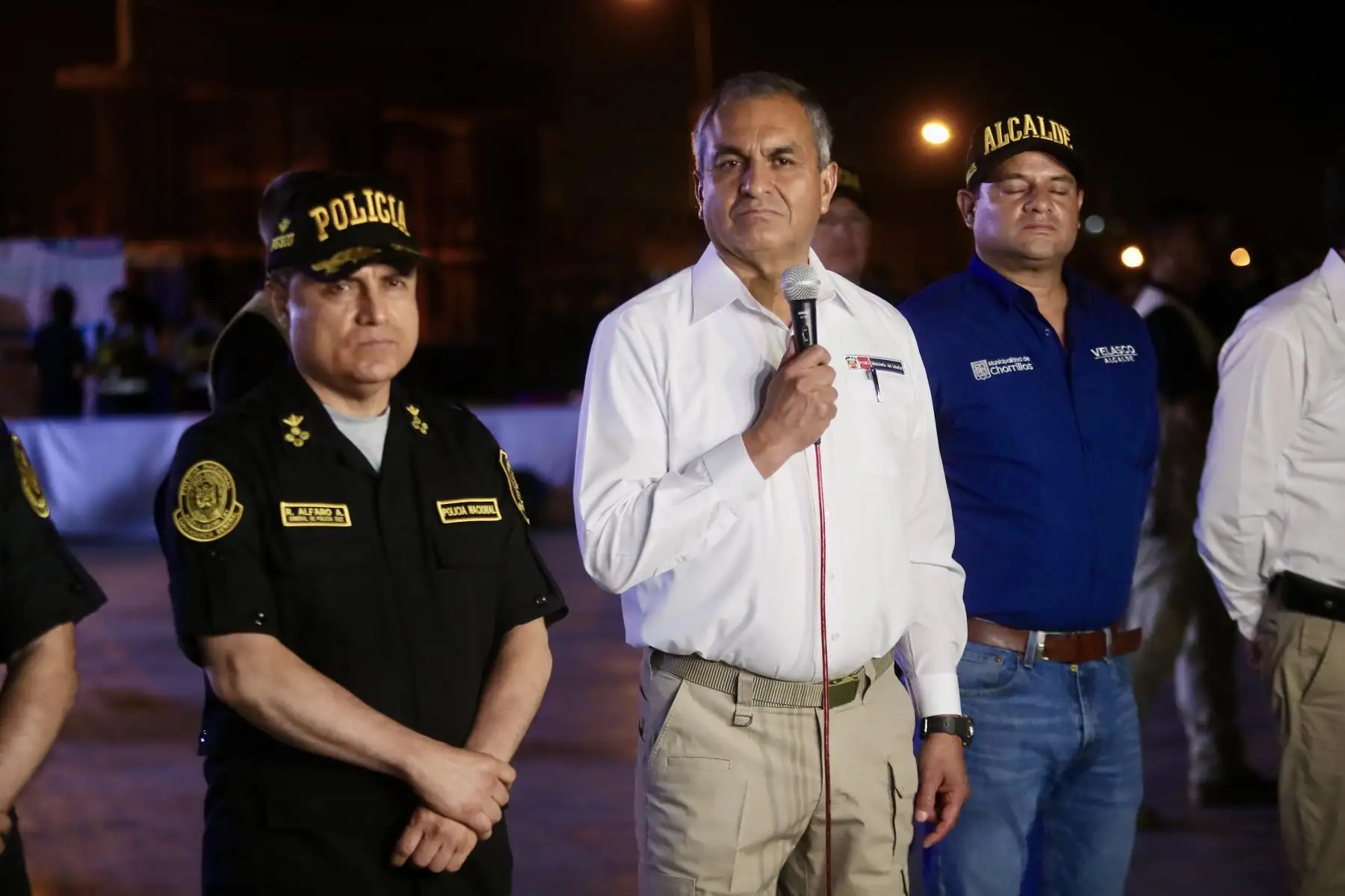 El Ministro del Interior, Vicente Romero; el comandante general de la Policía Nacional, Raúl Alfaro; el jefe de la Región Policial Lima  en conferencia de prensa de  los resultados de operativos policiales realizados durante la última semana.

Foto: ANDINA/Ricardo Cuba