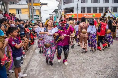 Así celebró Rioja, la llamada "ciudad de los sombreros", el tradicional Carnaval Riojano, Pobladores y turistas participaron con entusiasmo de la fiesta.. ANDINA/Difusión
