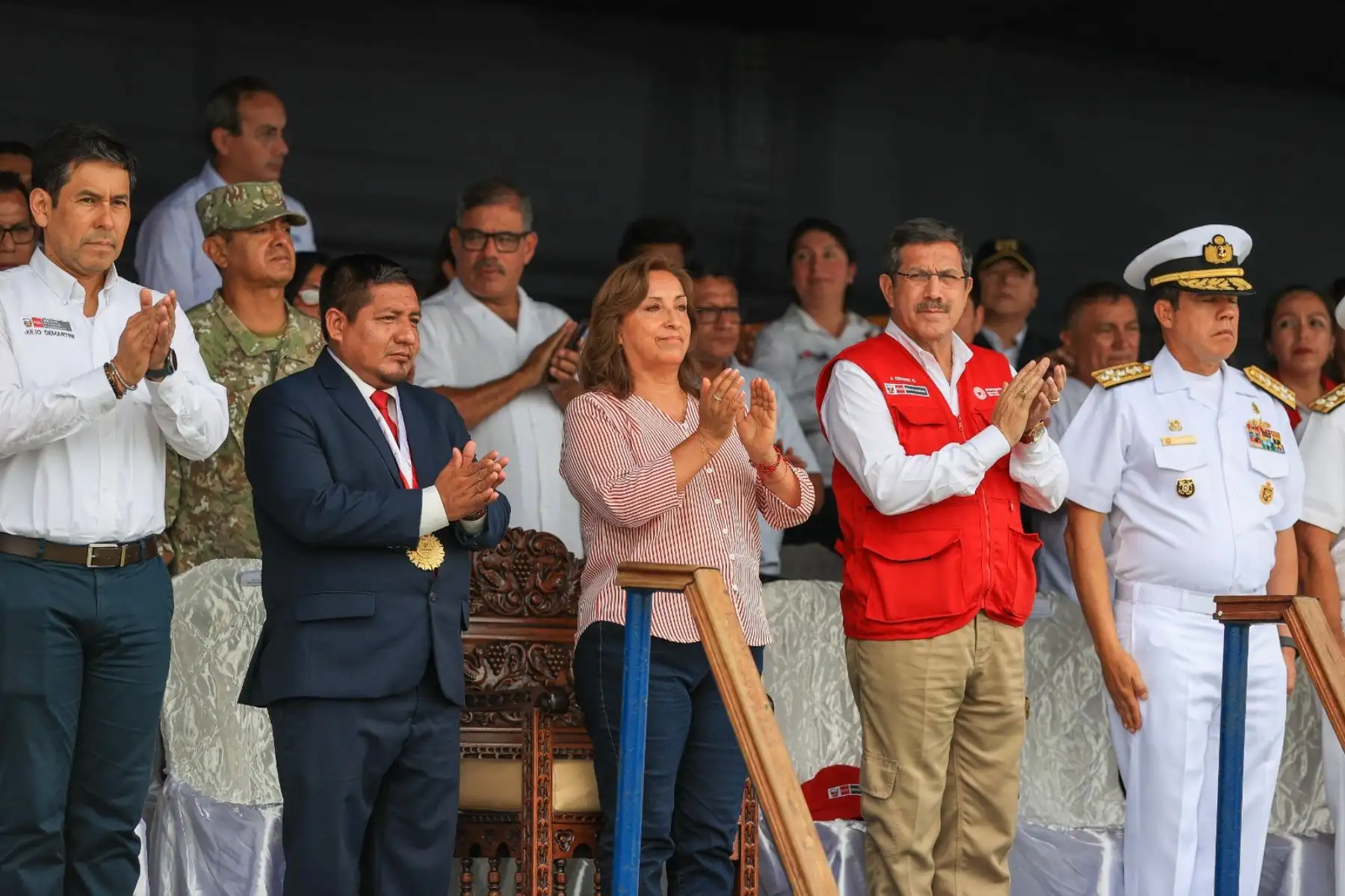 Desde Iquitos, la presidenta Dina Boluarte participó en ceremonia de zarpe de la primera etapa de la campaña de acción social de PIAS fluviales. Foto: ANDINA/ Prensa Presidencia