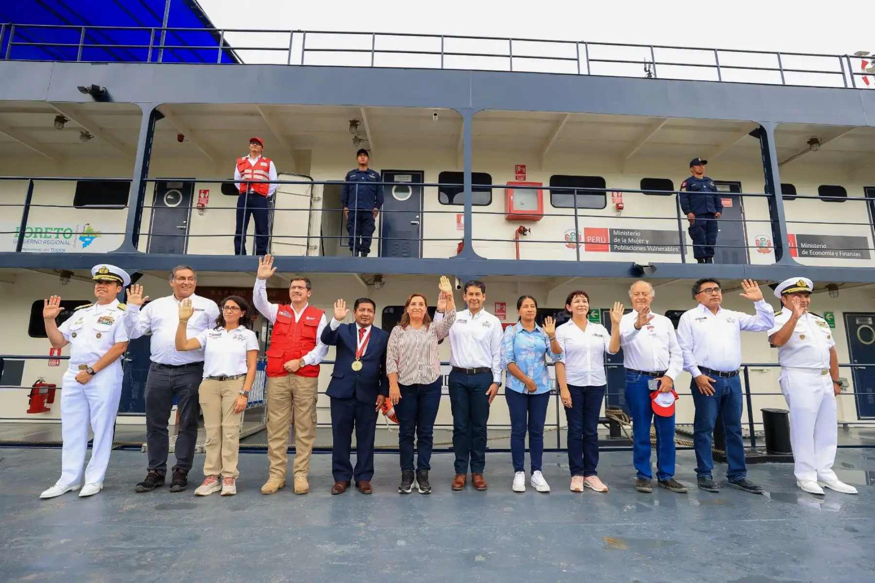 Desde Iquitos, la presidenta Dina Boluarte participó en ceremonia de zarpe de la primera etapa de la campaña de acción social de PIAS fluviales. Foto: ANDINA/ Prensa Presidencia