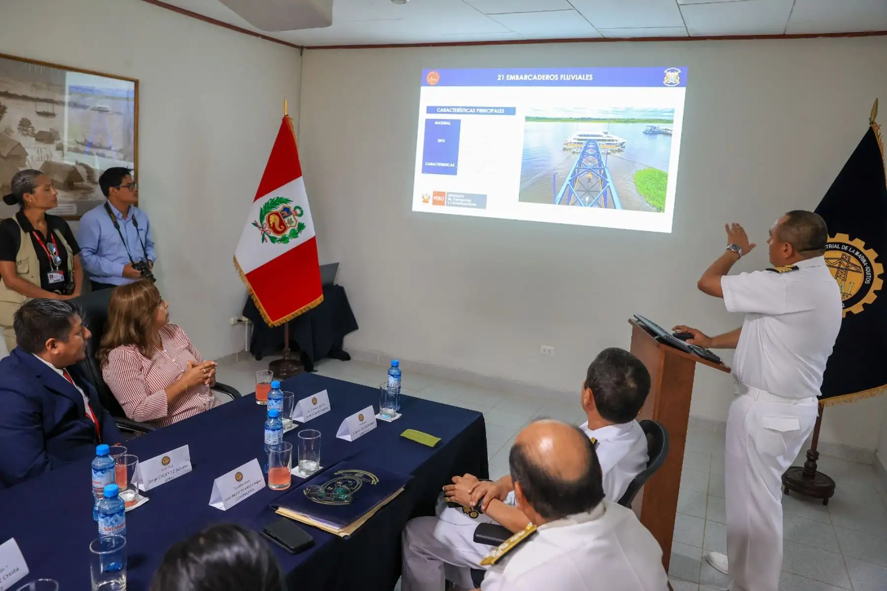 Desde Iquitos, la presidenta Dina Boluarte participó en ceremonia de zarpe de la primera etapa de la campaña de acción social de PIAS fluviales. Foto: ANDINA/ Prensa Presidencia