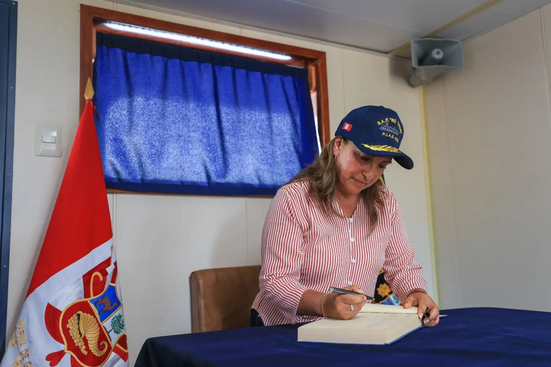 Desde Iquitos, la presidenta Dina Boluarte participó en ceremonia de zarpe de la primera etapa de la campaña de acción social de PIAS fluviales. Foto: ANDINA/ Prensa Presidencia