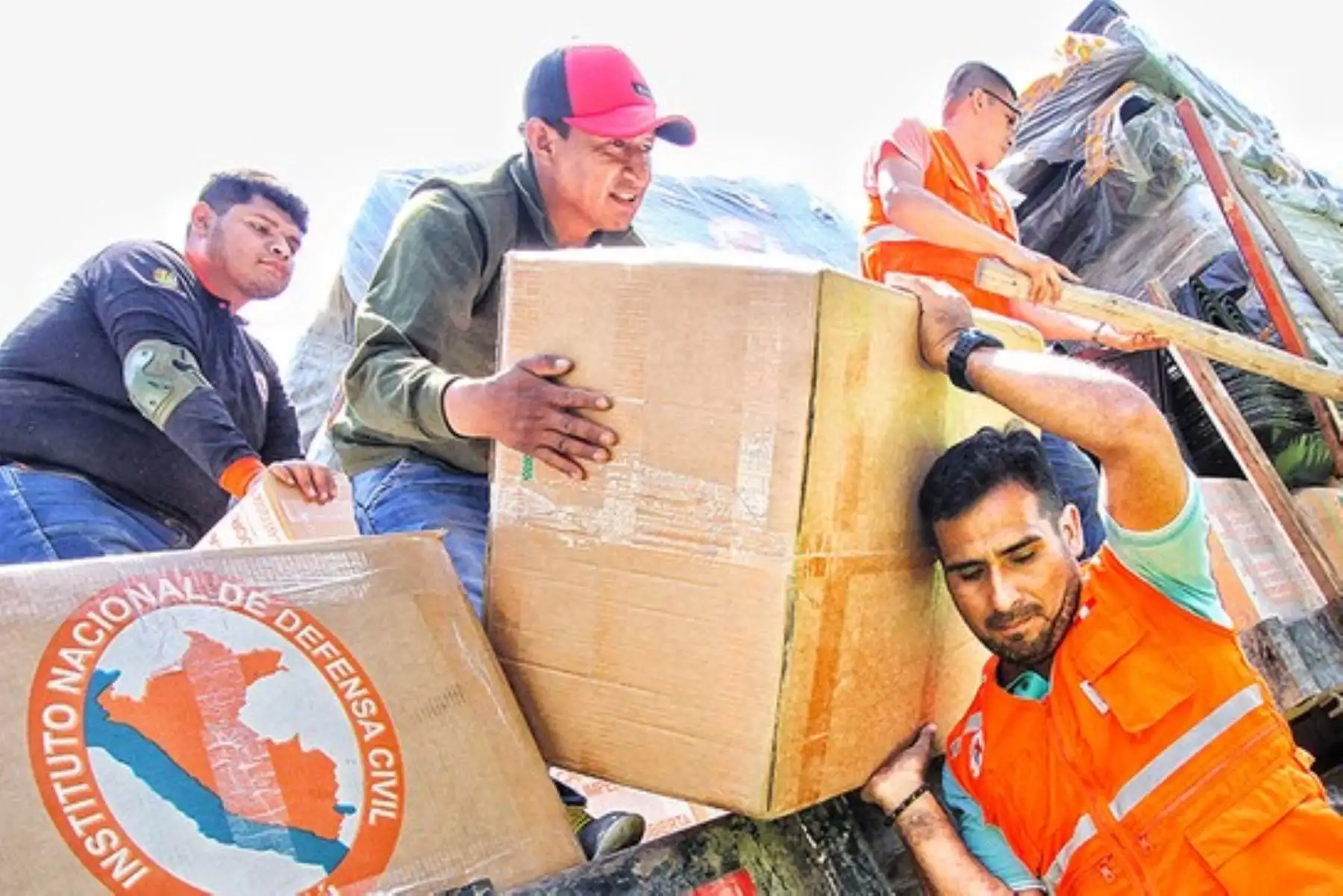 Las intensas lluvias registradas en la provincia limeña de Yauyos han dejado familias damnificadas y afectadas. Foto: Gore Lima