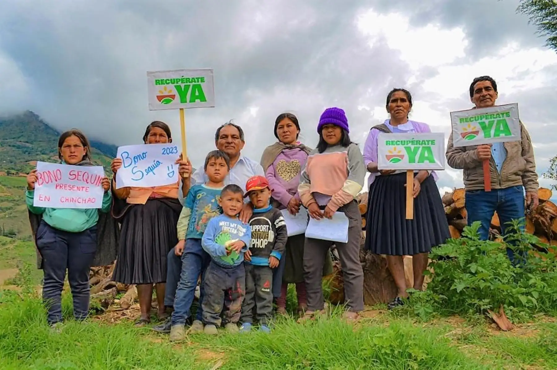 Productores beneficiados con el bono Recupérate Ya. Foto: MIDAGRI/Difusión