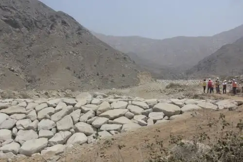 Autoridades regionales de La Libertad identifican puntos críticos de acumulación de residuos en quebrada San Idelfonso que recorre la provincia de Trujillo. Foto: ANDINA/difusión.