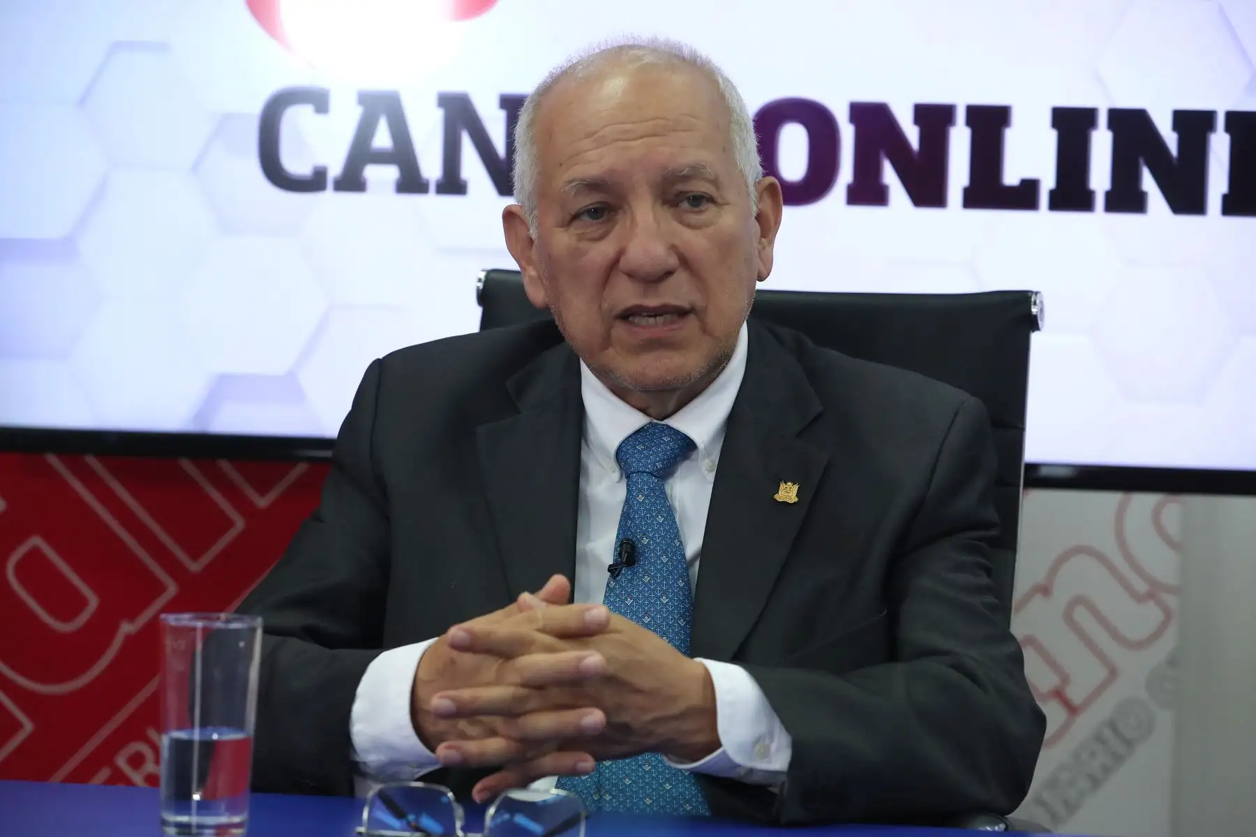 Titular del Ministerio de Educación, Oscar Becerra, detalla las medidas puestas en marcha por su sector para garantizar un buen inicio del año escolar 2023, entre otras acciones importantes. Foto: ANDINA/Vidal Tarqui