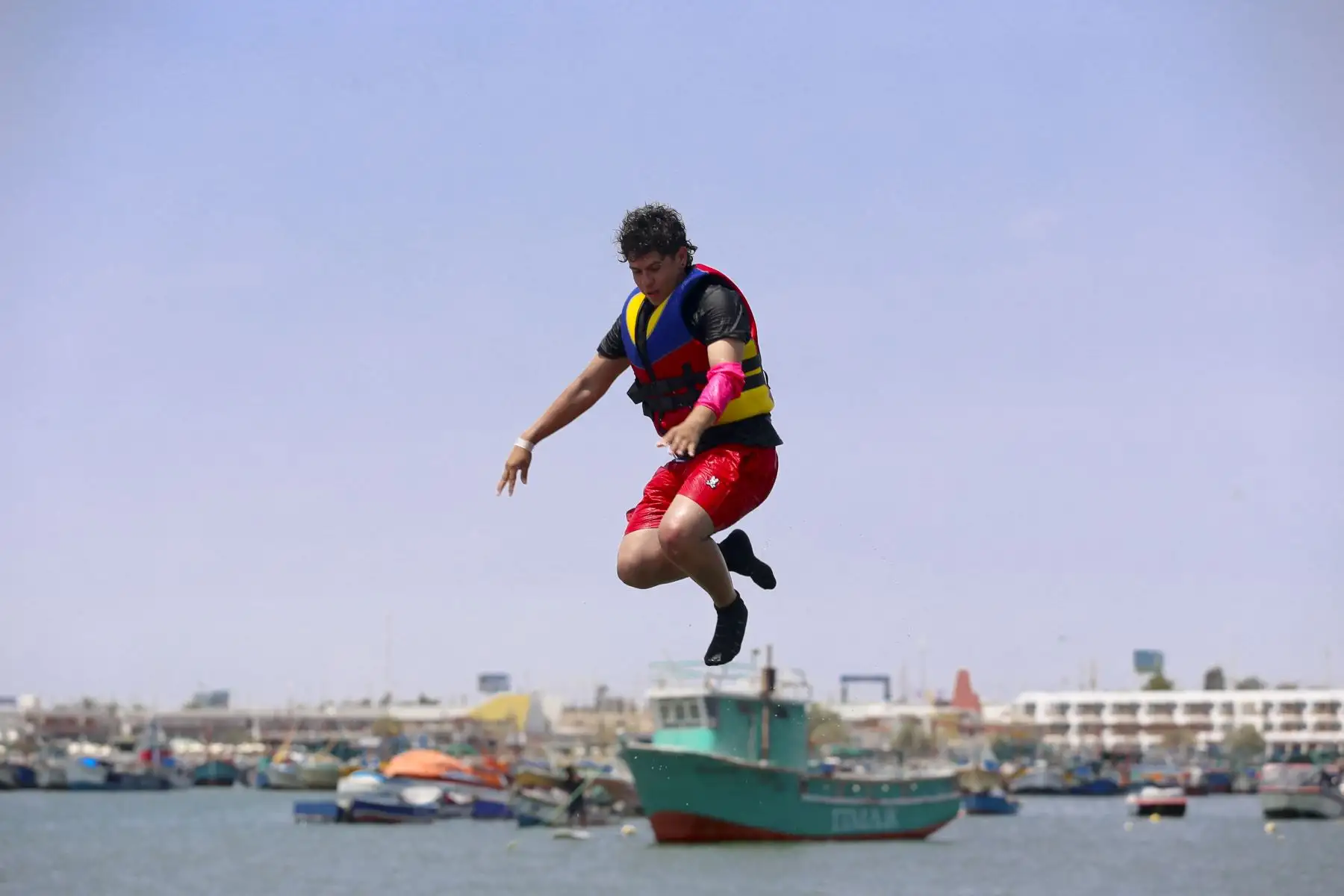 Las familias y sus miembros de todas las edades acuden a YakuPark para intentar vencer sus obstáculos, y además pasar un momento lúdico. Foto: ANDINA/Tatiana Gamarra