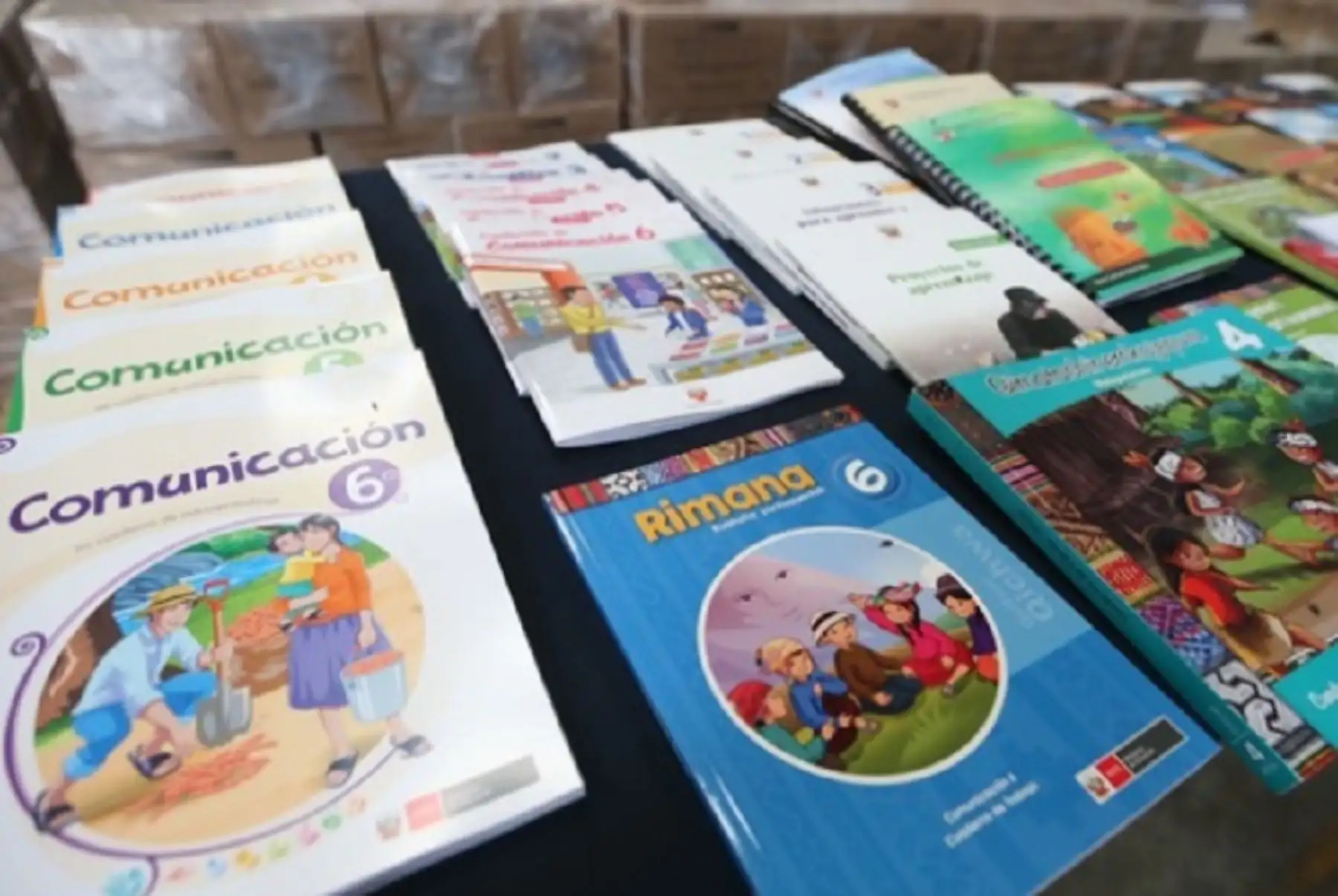 El Ministerio de Educación (Minedu) completó la distribución del 100 % de los materiales educativos en las regiones, y en Puno las Fuerzas Armadas se encargarán de su traslado de las Unidades de Gestión Educativa Local (UGEL) a los colegios para garantizar el buen inicio del año escolar 2023, informó el ministro Oscar Becerra.