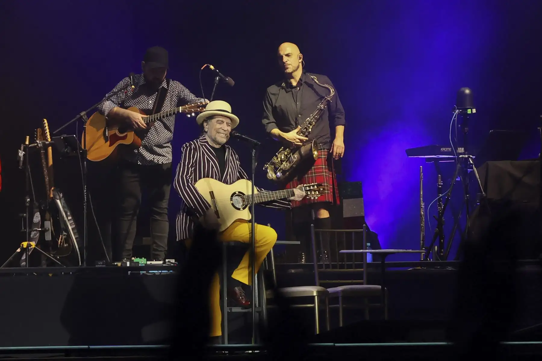 Como parte de su gira “Contra todo pronóstico” el cantante español Joaquín Sabina deleitó a su público en un concierto donde interpretó canciones como “Por el bulevar de los sueños rotos” y “Princesa”.  Foto: ANDINA/Andrés Valle