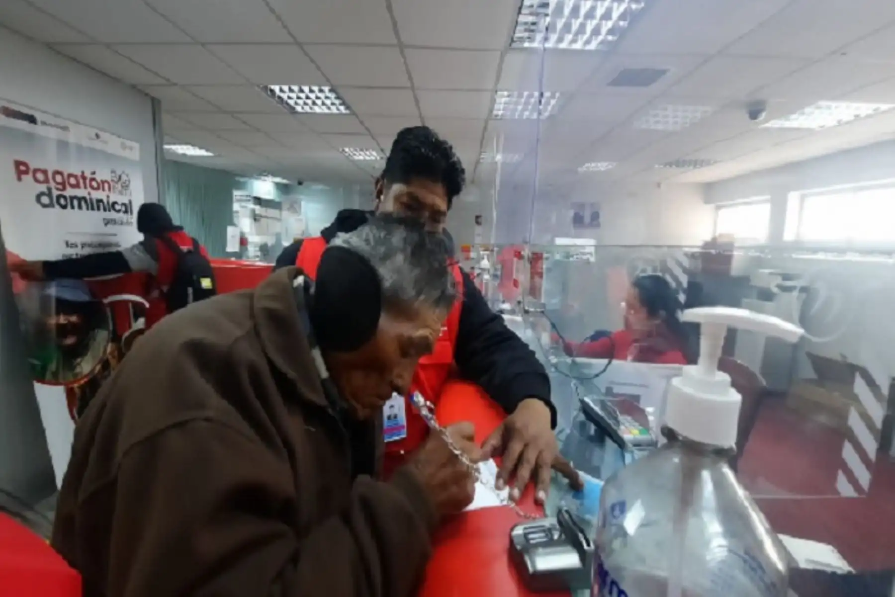 El Banco de la Nación espera atender a 1,500 usuarios aproximadamente.ANDINA/Difusión