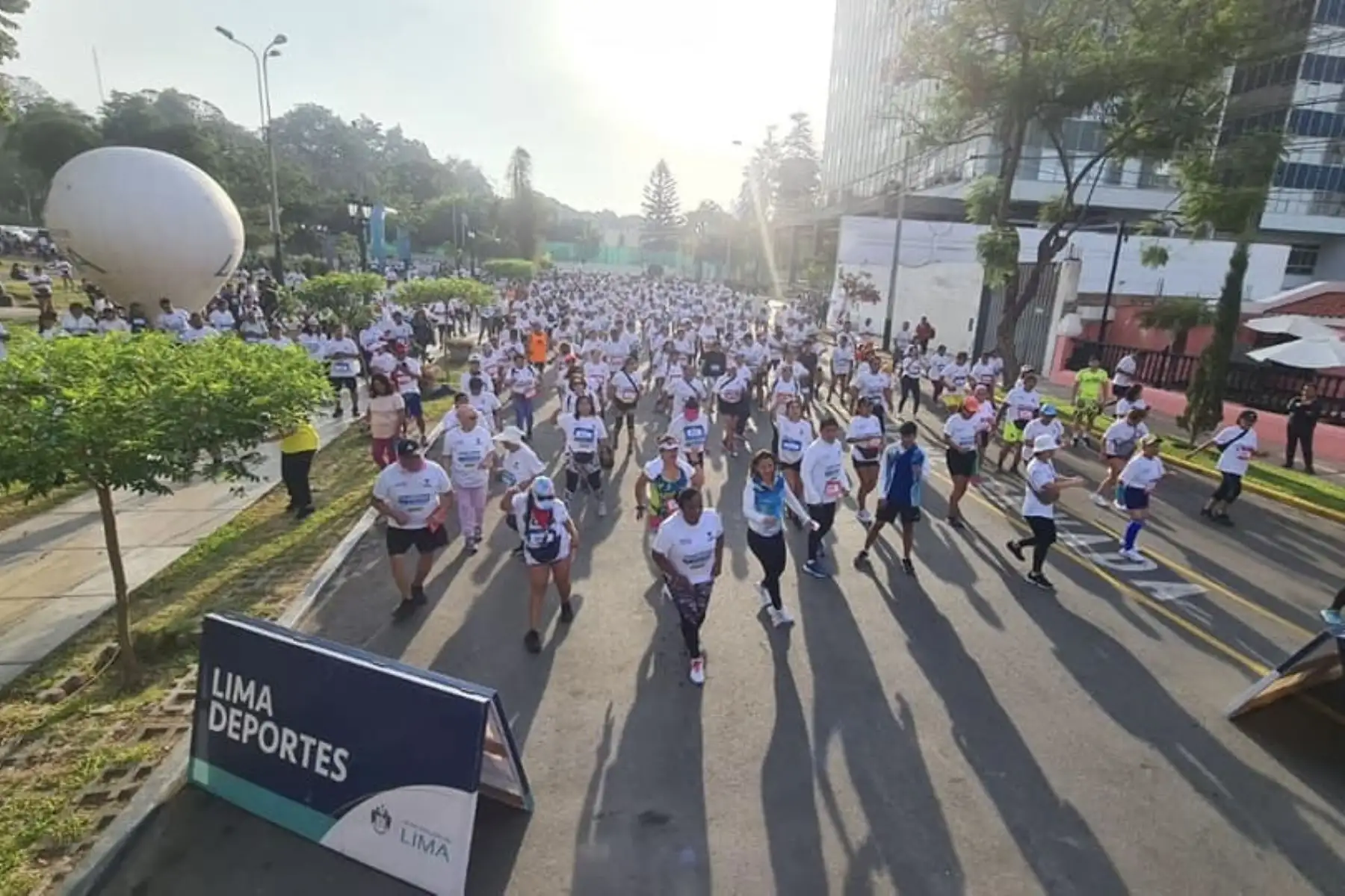Carrera 5k Lima Corre por el Día Internacional de la Mujer, donde participan personas con discapacidad física, auditiva, visual, tanto para damas y varones.

Foto: ANDINA/Difusión
