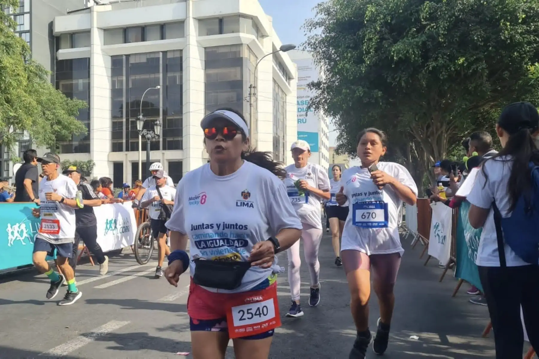 Carrera 5k Lima Corre por el Día Internacional de la Mujer, donde participan personas con discapacidad física, auditiva, visual, tanto para damas y varones.

Foto: ANDINA/Difusión
