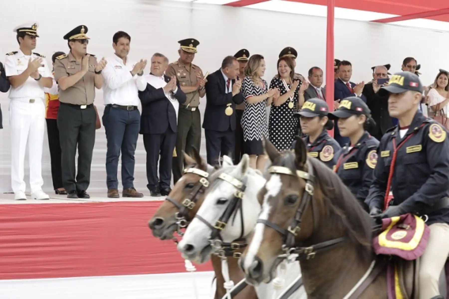 Titular del Midis fue recibido en la provincia de Chepén por el gobernador regional de La Libertad, César Acuña Peralta, para participar en la primera jornada de acción cívica descentralizada organizada por el gobierno regional.