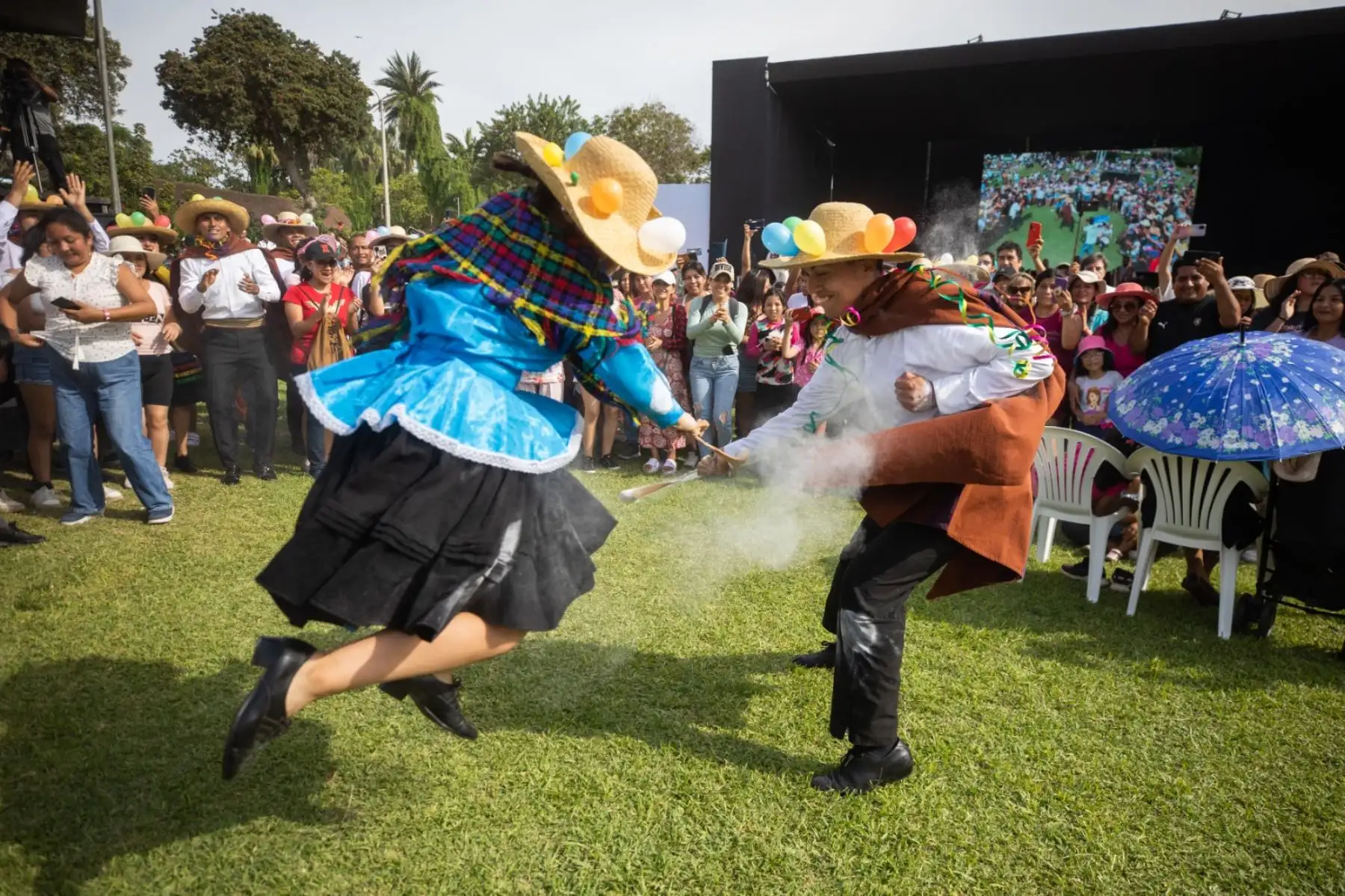 Carnavales como el de Putina, Lamas, Ayacucho, Arequipa y Cajamarca fueron  danzados por 150 artistas en escena. Foto: Difusión