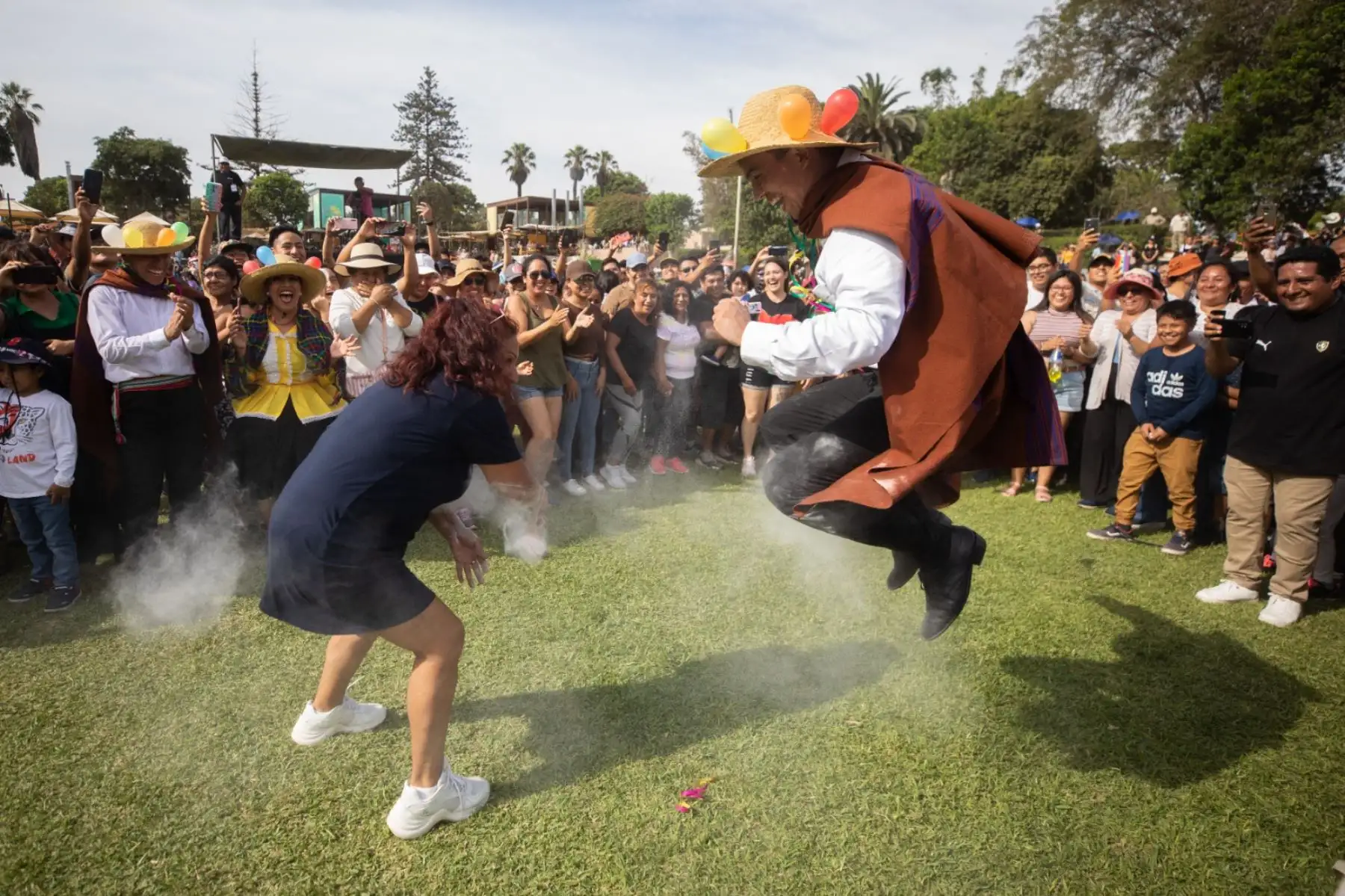 Carnavales como el de Putina, Lamas, Ayacucho, Arequipa y Cajamarca fueron  danzados por 150 artistas en escena. Foto: Difusión