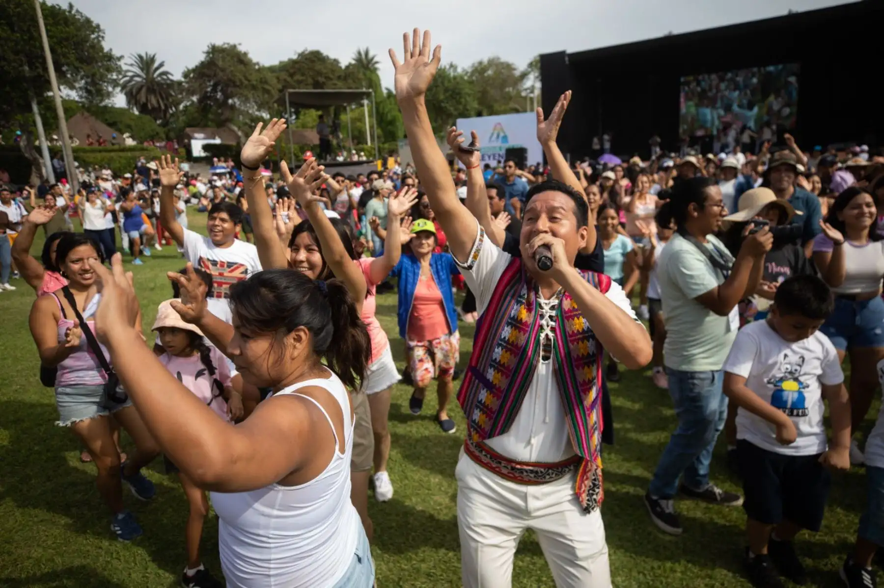 Carnavales como el de Putina, Lamas, Ayacucho, Arequipa y Cajamarca fueron  danzados por 150 artistas en escena. Foto: Difusión