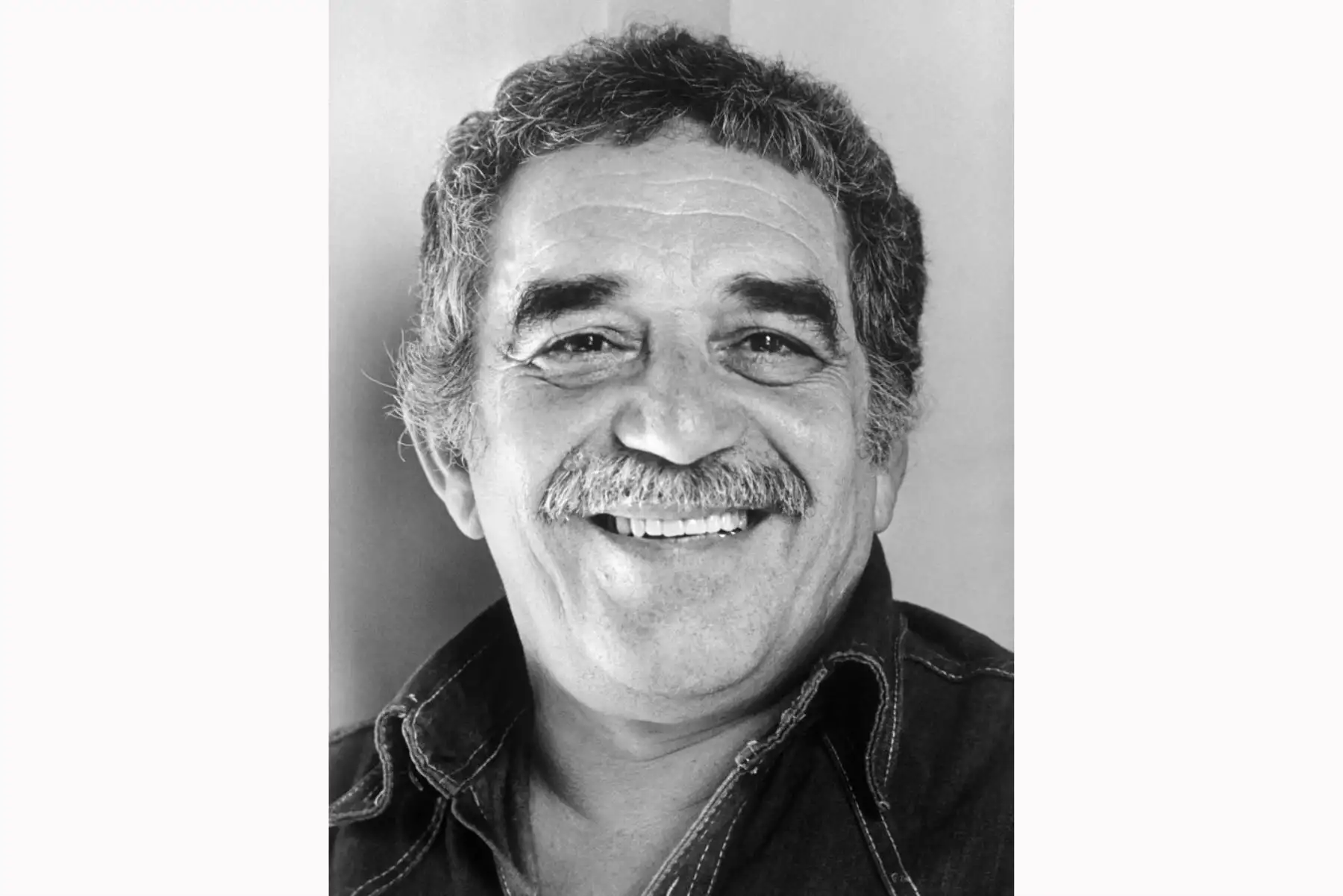 El escritor colombiano Gabriel García Márquez, premio Nobel de literatura, posa en octubre de 1982, en Estocolmo. Foto: AFP