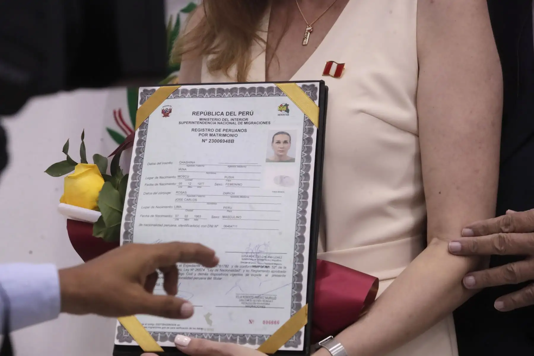 Diana Mendoza, original de Paraguay, participó de la ceremonia de nacionalización de ciudadanas extranjeras en la sede de Migraciones.

Foto: ANDINA/Juan Carlos Guzmán Negrini.