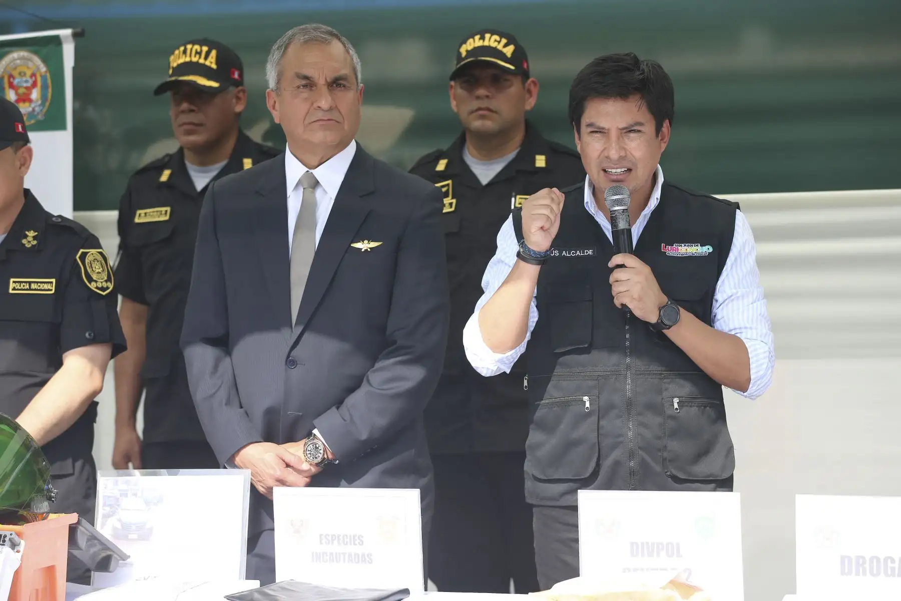 Jesús Maldonado -Alcalde de San juan de Lurigancho-, resaltó la labor conjunta de la Policía y Serenazgo, e instó a las autoridades a seguir trabajando en forma conjunta. Foto: ANDINA/Tatiana Gamarra