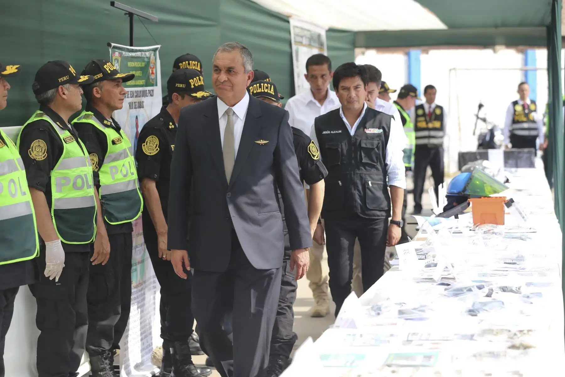 En el Parque Huiracocha de San Juan de Lurigancho, se realizó la presentación de resultados de operativos policiales por la seguridad ciudadana, con la participación del Ministerio del Interior, Vicente Romero; el comandante general de la Policía Nacional, Raúl Alfaro; el jefe de la Región Policial Lima, general PNP Víctor Zanabria, entre otras autoridades. Foto: ANDINA/Tatiana Gamarra