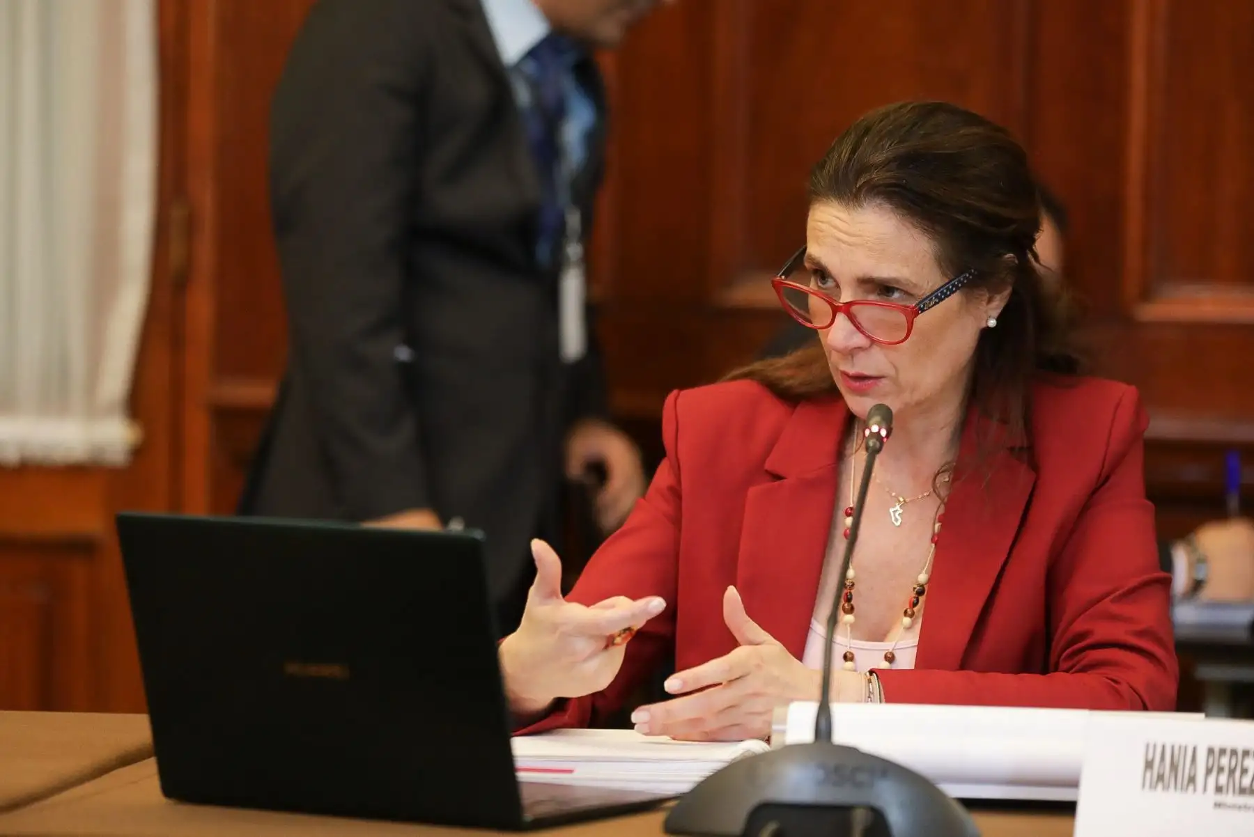 La ministra de Vivienda, Construcción y Saneamiento, Hania Pérez de Cuéllar, expuso ante comisión del Congreso. Foto: MVCS/Difusión