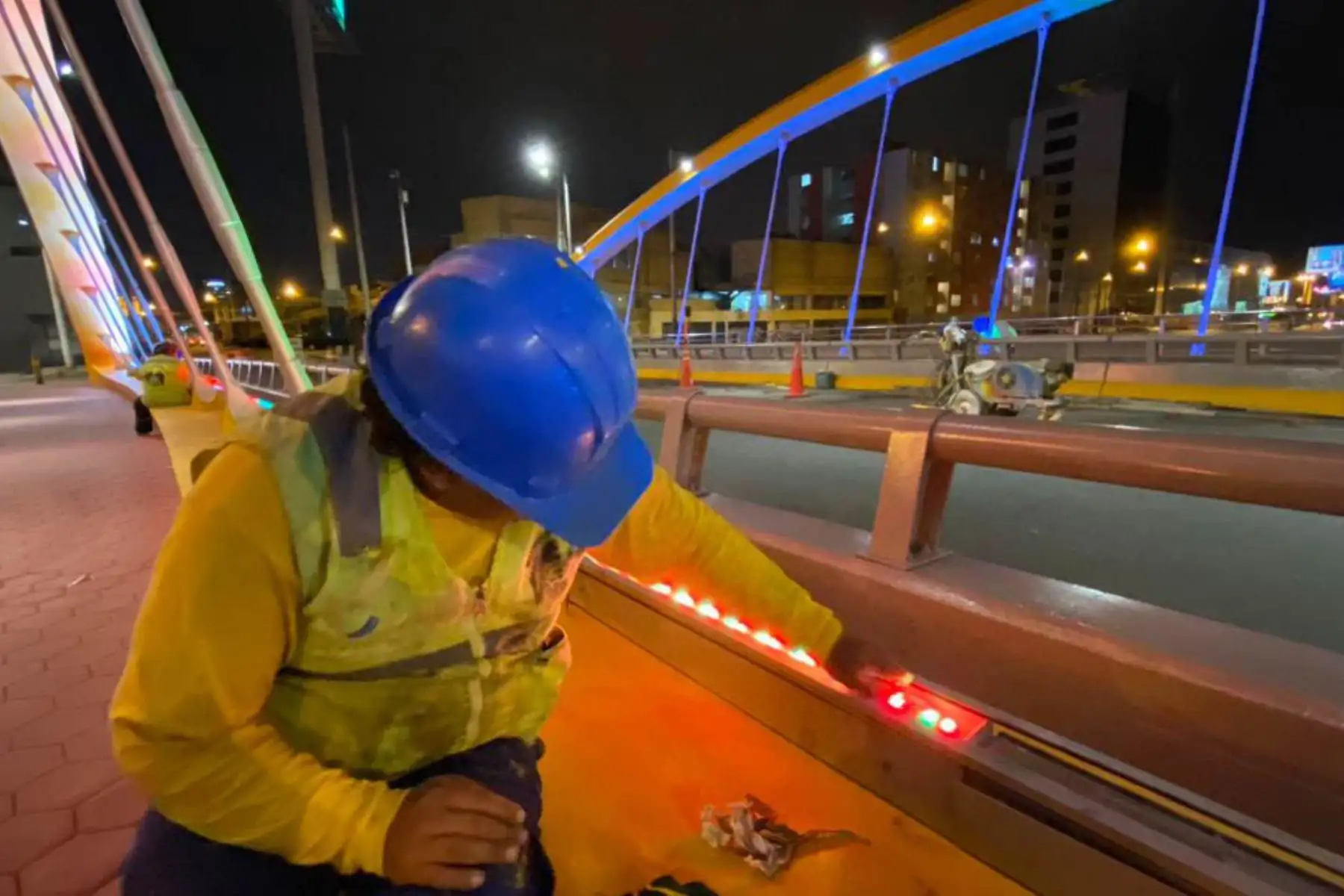 Por medio del Puente Junín el flujo vehicular se torna más fluido y permite orientar el tránsito desde Surquillo hacia Miraflores, llevándolo por la avenida Petit Thouars como par vial de la avenida Arequipa y la propia Vía Expresa hacia el corazón de Lima. Foto: Municipalidad de Lima
