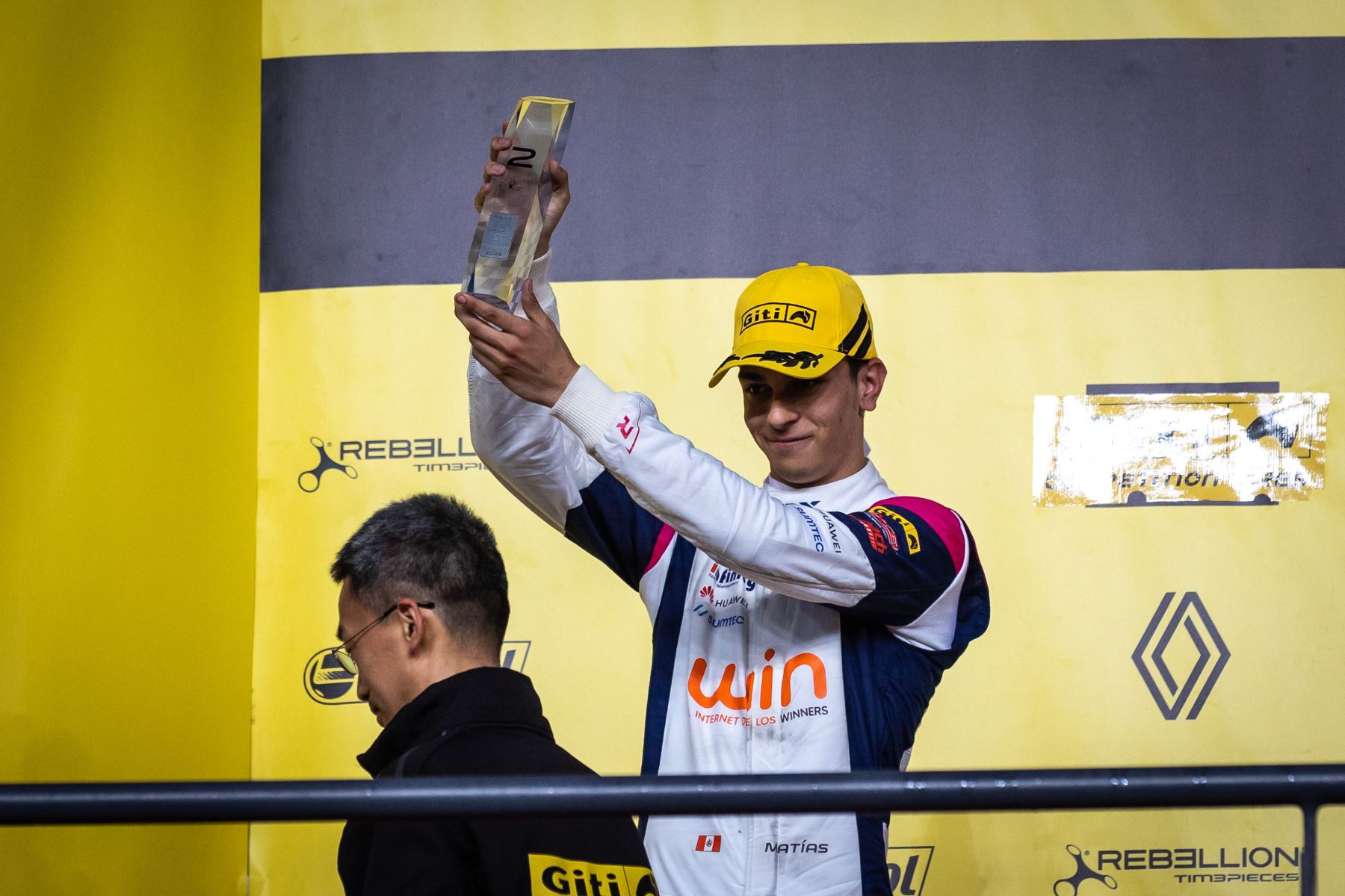 Matías Zagazeta es el piloto peruano que lucha por llegara la Fórmula 1