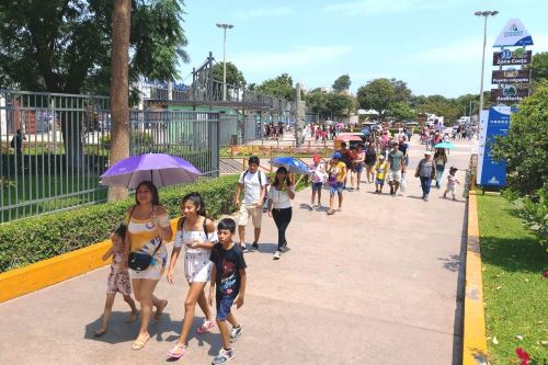 Las primeras 200 mamás ingresarán gratis al Parque de las Leyendas. Foto: ANDINA/difusión.