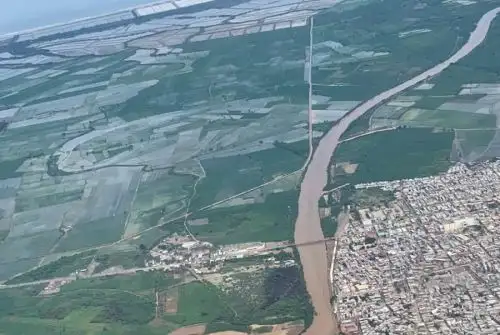 esde esta madrugada la transitabilidad por la carretera Panamericana se encuentra interrumpida hacia el norte de la región Tumbes debido al deslizamiento de varios cerros, en el sector conocido como Mal Paso.