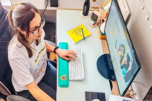 Consultoras y servicios financieros son las industrias que más contratan talento femenino .