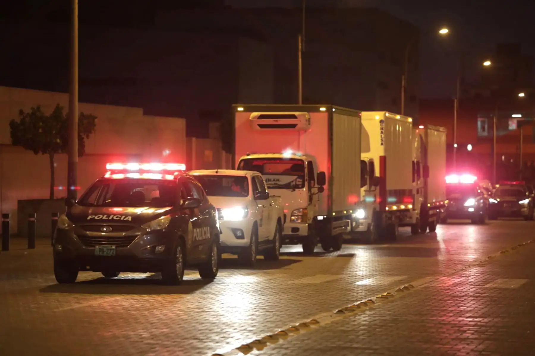Partió primer convoy ConPunchePuno con 5 camiones que transportan insumos para impulsar su economía local y continuar brindando servicios a las familias de la región. Foto: PCM