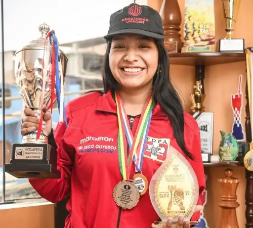Azumi Bravo busca más títulos en el ajedrez