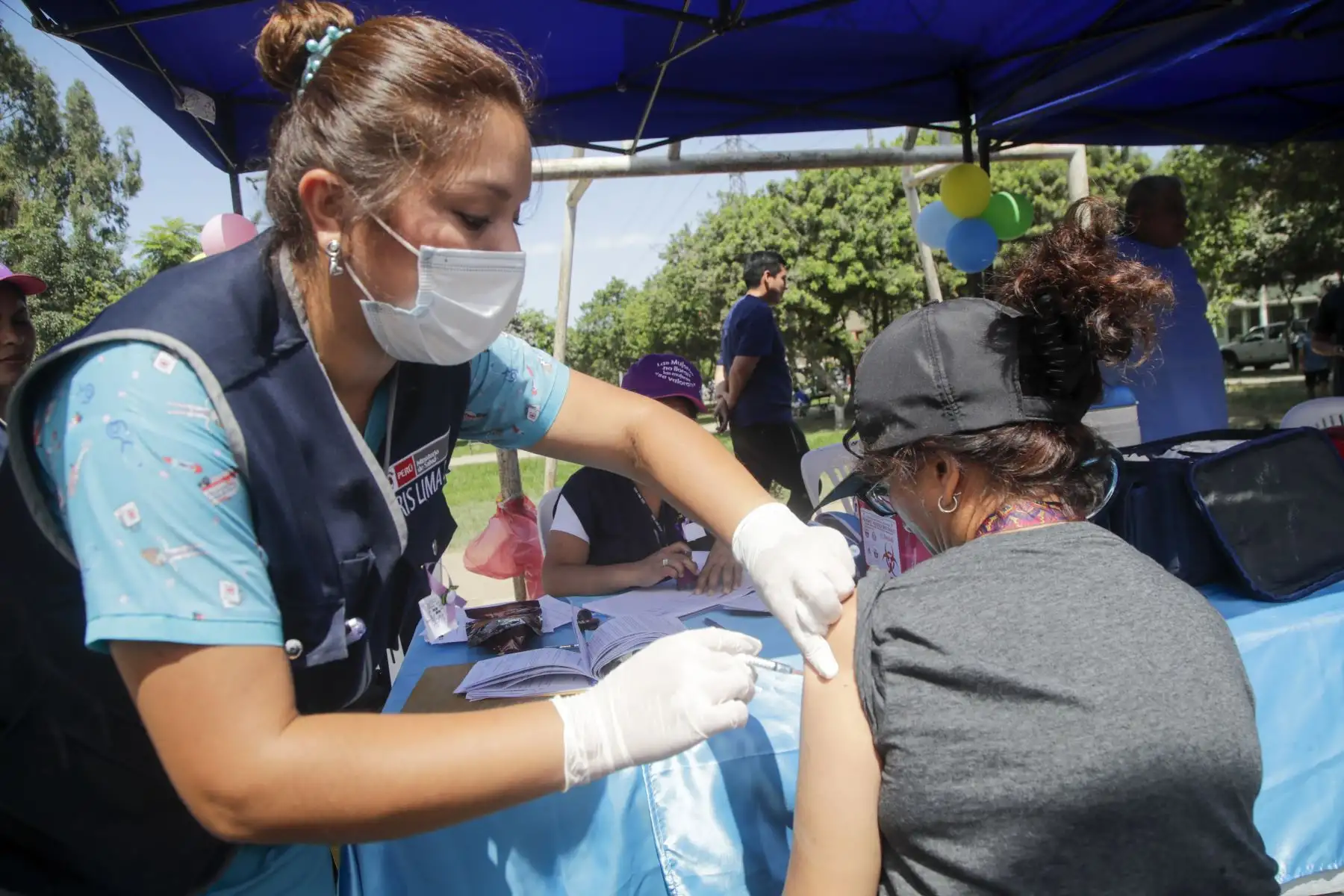 Bajo el lema “Por una vida en igualdad de derechos”, el Minsa conmemora el Día Internacional de la Mujer, a través una feria integral dedicada al colectivo femenino, a fin de brindar reconocimiento de sus derechos, de su trabajo, de su igualdad respecto al hombre y sobre todo de su integridad como persona.
Foto: ANDINA/Juan Carlos Guzmán Negrini