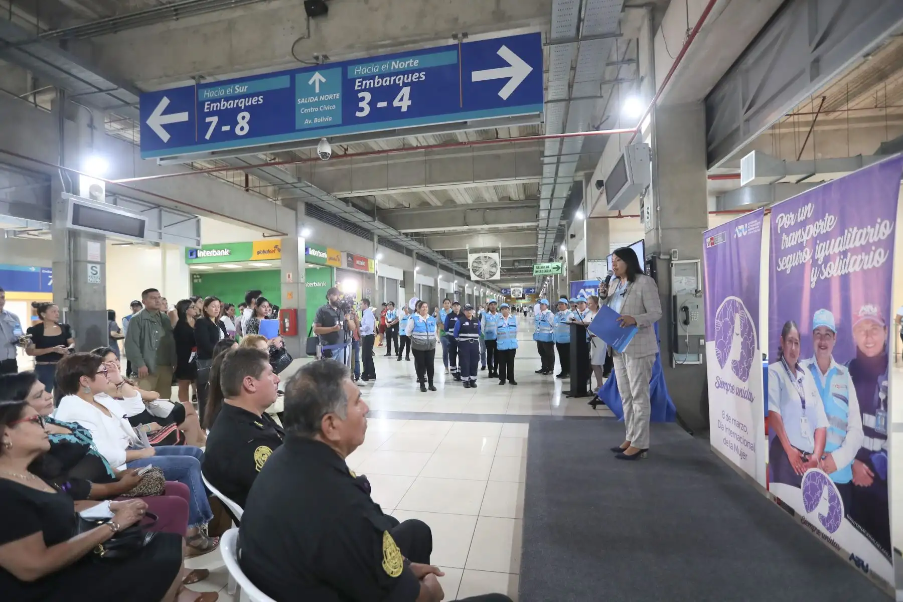 La ATU lanza la iniciativa Génesis para implementar el enfoque de género en su gestión institucional y en el transporte público.
Estuvieron presentes la presidenta de la ATU María Esperanza Jara Risco y la Congresista Patricia Juarez.

Foto: ANDINA/Ricardo Cuba