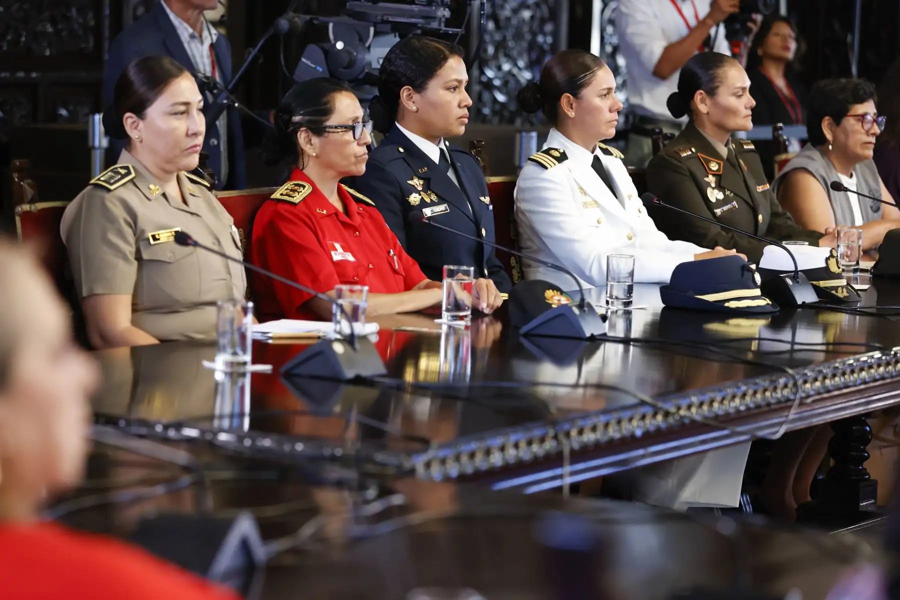 Jefa de Estado participó en reunión de trabajo junto a mujeres autoridades, y representantes de organizaciones sociales e instituciones castrenses con motivo del Día Internacional de la Mujer.
Foto: ANDINA/Presidencia Perú