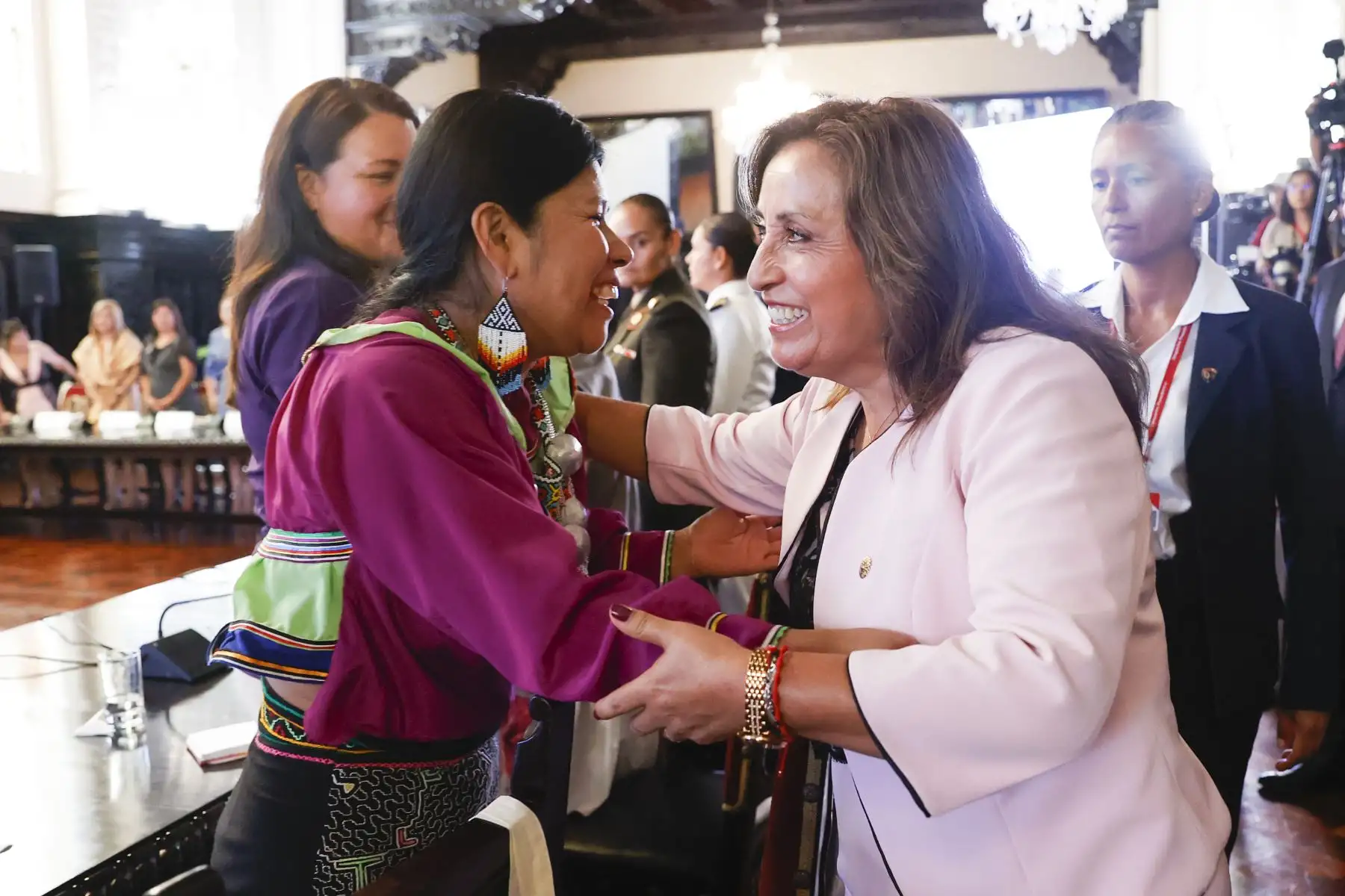 Jefa de Estado participó en reunión de trabajo junto a mujeres autoridades, y representantes de organizaciones sociales e instituciones castrenses con motivo del Día Internacional de la Mujer.
Foto: ANDINA/Presidencia Perú