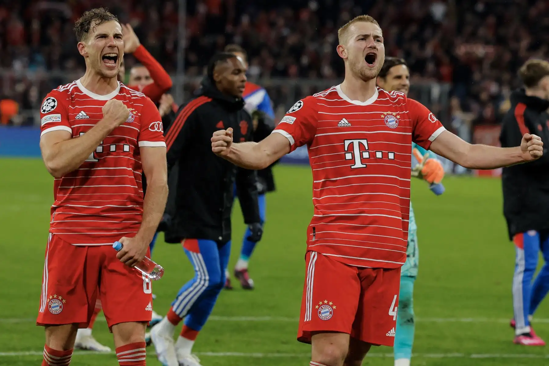 El mediocampista alemán del Bayern de Múnich, Leon Goretzka, y el defensor holandés del Bayern de Múnich, Matthijs de Ligt, celebran después de los octavos de final de la Liga de Campeones de la UEFA, el partido de vuelta FC Bayern de Múnich contra el Paris Saint-Germain FC en Múnich, en el sur de Alemania, el 8 de marzo de 2023.
Foto: AFP
