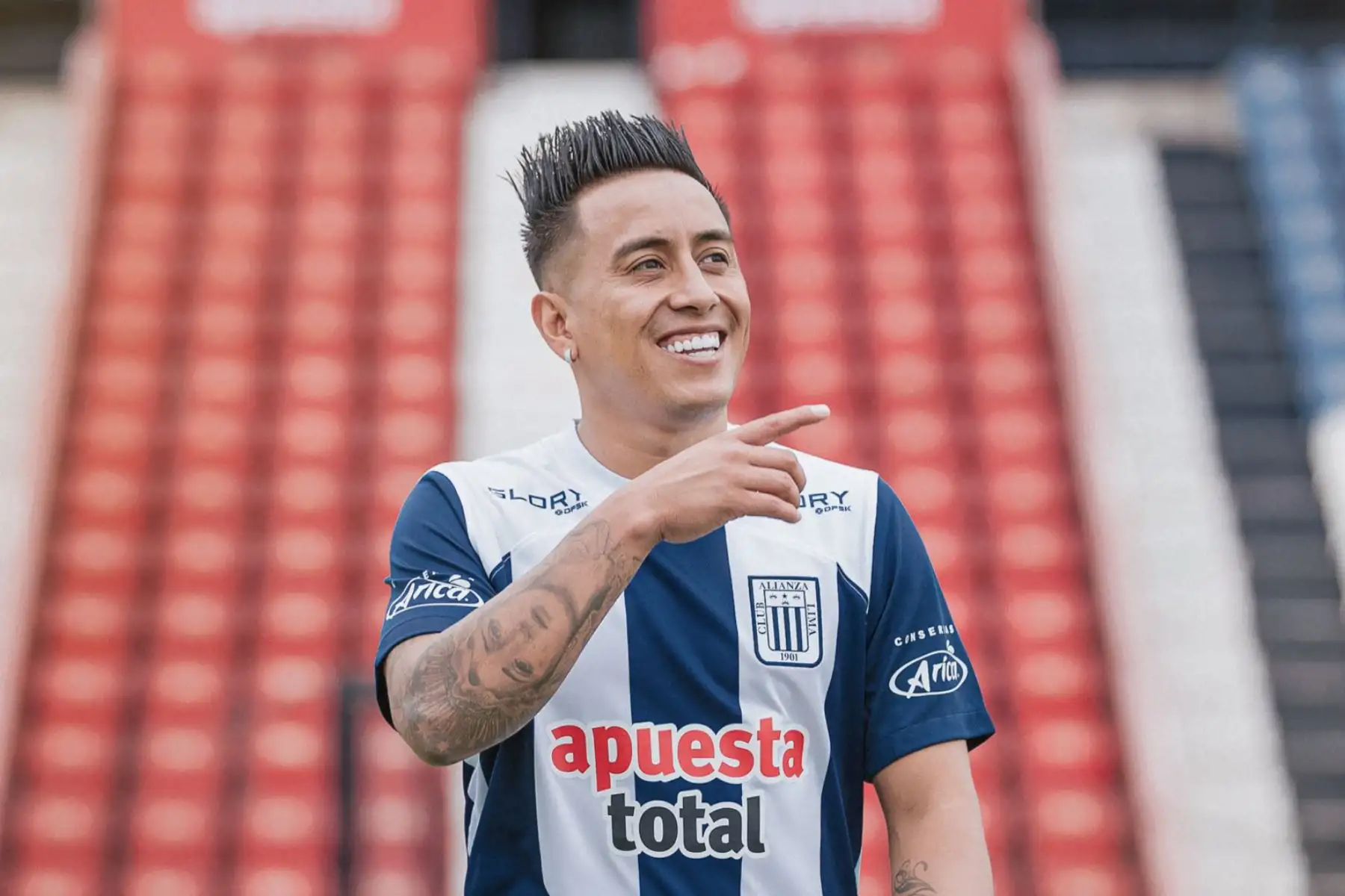 Christian Cueva firmó por Alianza Lima y mañana será presentado oficialmente por el club blanquiazul que con su contratación cerró su plantel para la temporada 2023.
Foto: Alianza Lima