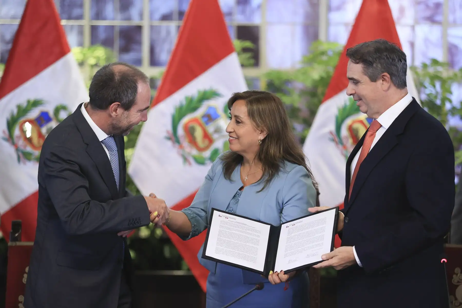 Presidenta Dina Boluarte sostuvo reunión de trabajo con el Consejo Empresarial Chileno-Peruano de manera presencial luego de 3 años. La cita tuvo lugar en el Palacio de Gobierno.
Foto: ANDINA/Presidencia Perú