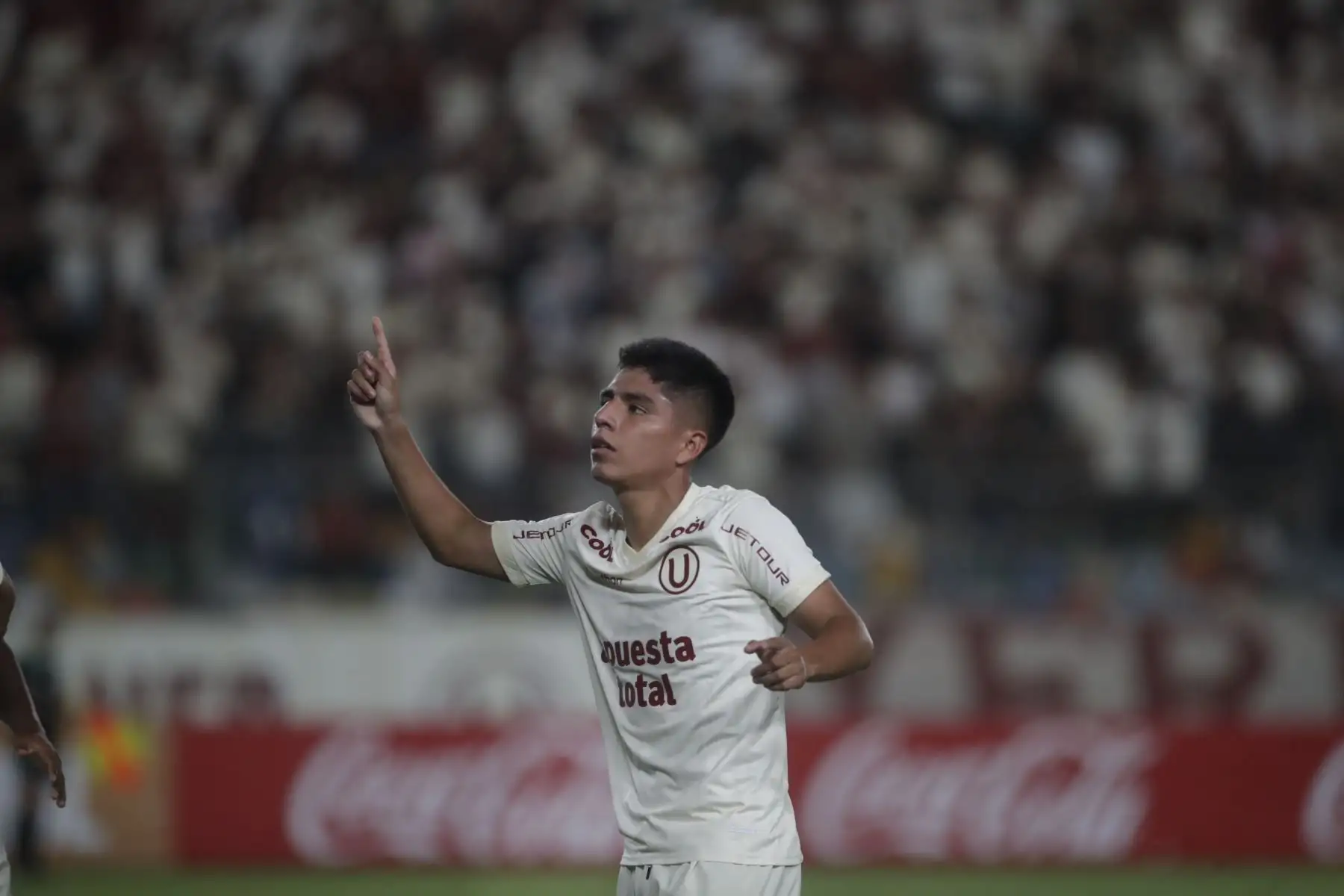 Piero Quispe abre el marcador a favor de Universitario en el estadio Monumental. Anota el 1-0 contra Cienciano en Lima. Foto: ANDINA/Juan Carlos Guzmán