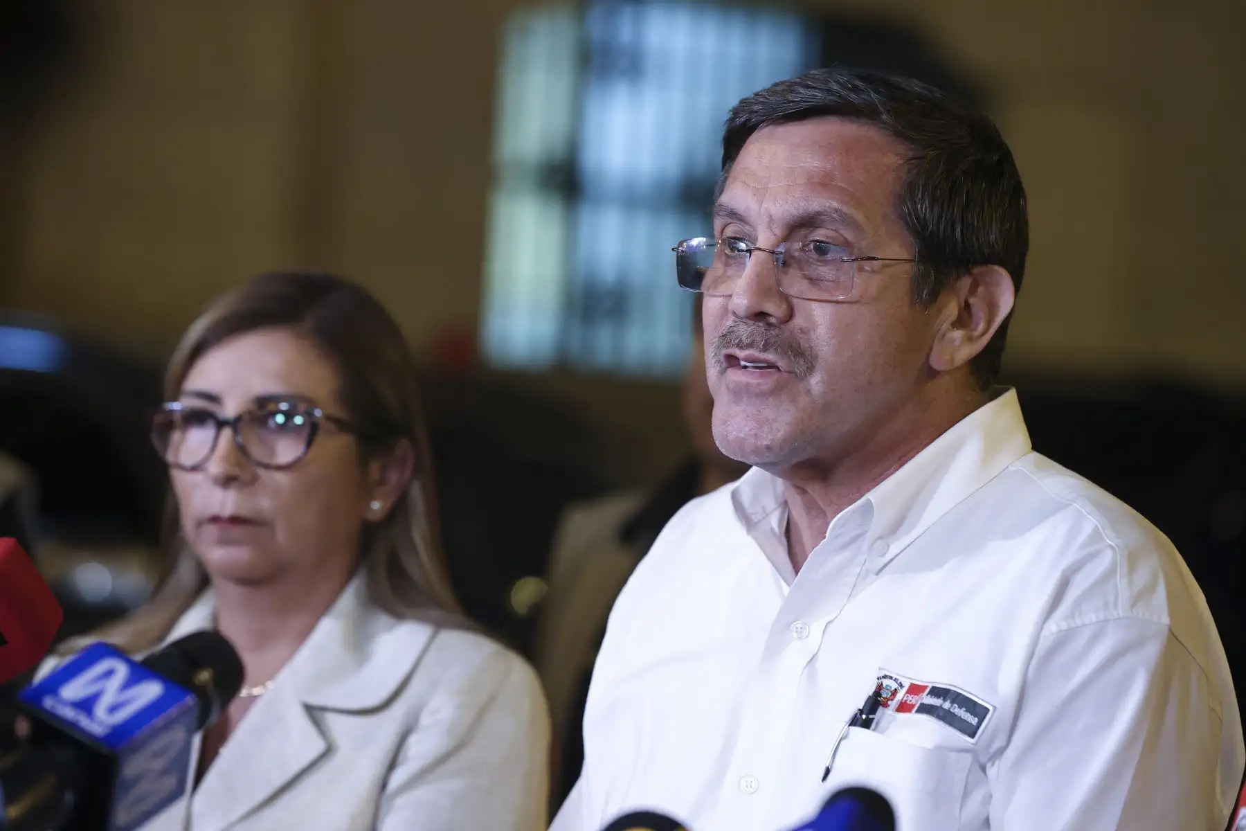 Ministro de Defensa, Jorge Chávez Cresta, Ministra de Vivienda, Construcción y Saneamiento y la directora de la Autoridad para la Reconstrucción con Cambios ARCC brindaron declaraciones a la prensa en los exteriores de Palacio de Gobierno.