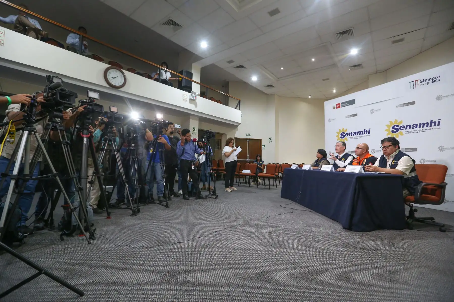 Lima Metropolitana y el Callao soportarán un periodo de lluvias de moderada a fuerte intensidad hasta el jueves 16 de marzo, informó esta noche, en conferencia de prensa, el Senamhi. Los días con mayores precipitaciones serán el martes 14 y el miércoles 15, con acumulados de dos litros por metro cuadrado (2 mm/d) en los distritos cercanos a la costa y valores superiores en jurisdicciones de Lima Este, como Chaclacayo y Chosica. Foto: ANDINA/Tatiana Gamarra.