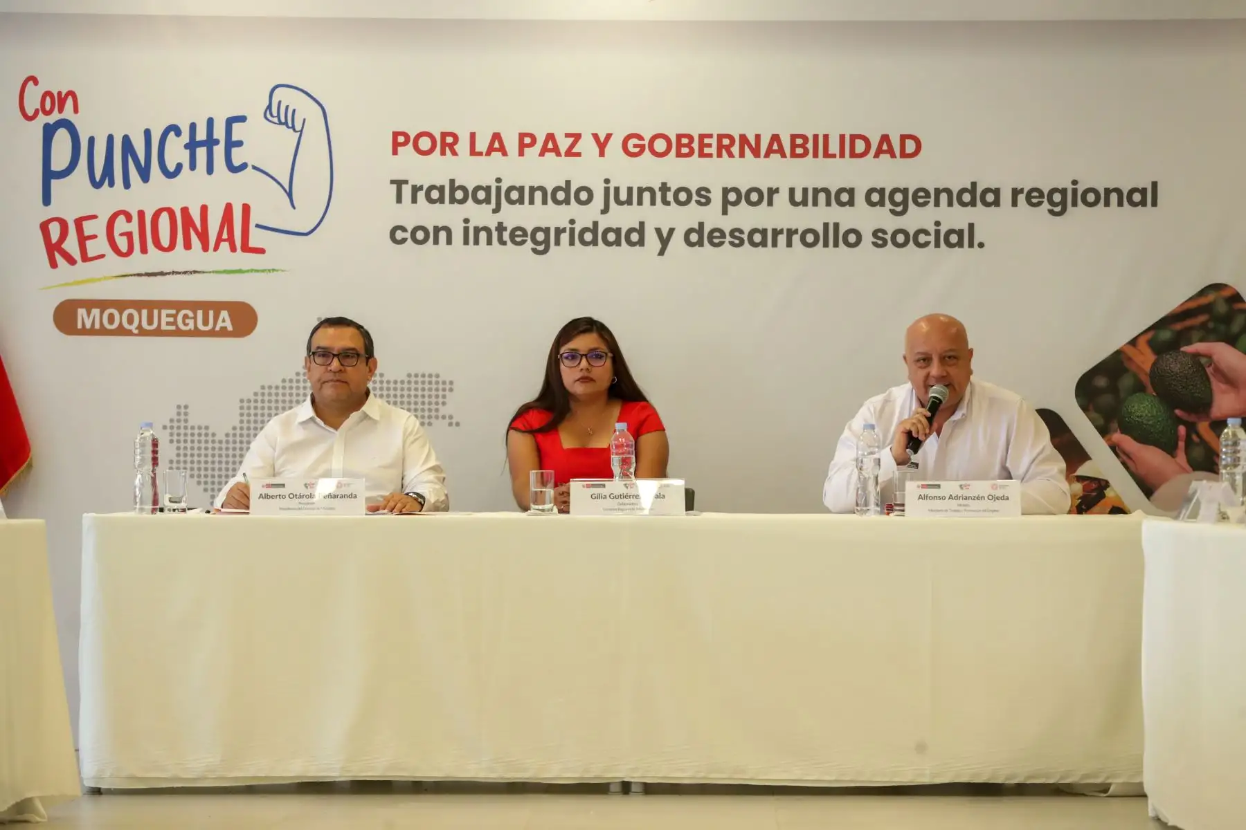 El titular de la PCM y ministros de Estado presentaron las acciones que se realizarán para contribuir al cierre de brechas de infraestructura, de los servicios básicos, y la mejora de la calidad de vida de la población beneficiada en Moquegua. Foto: PCM