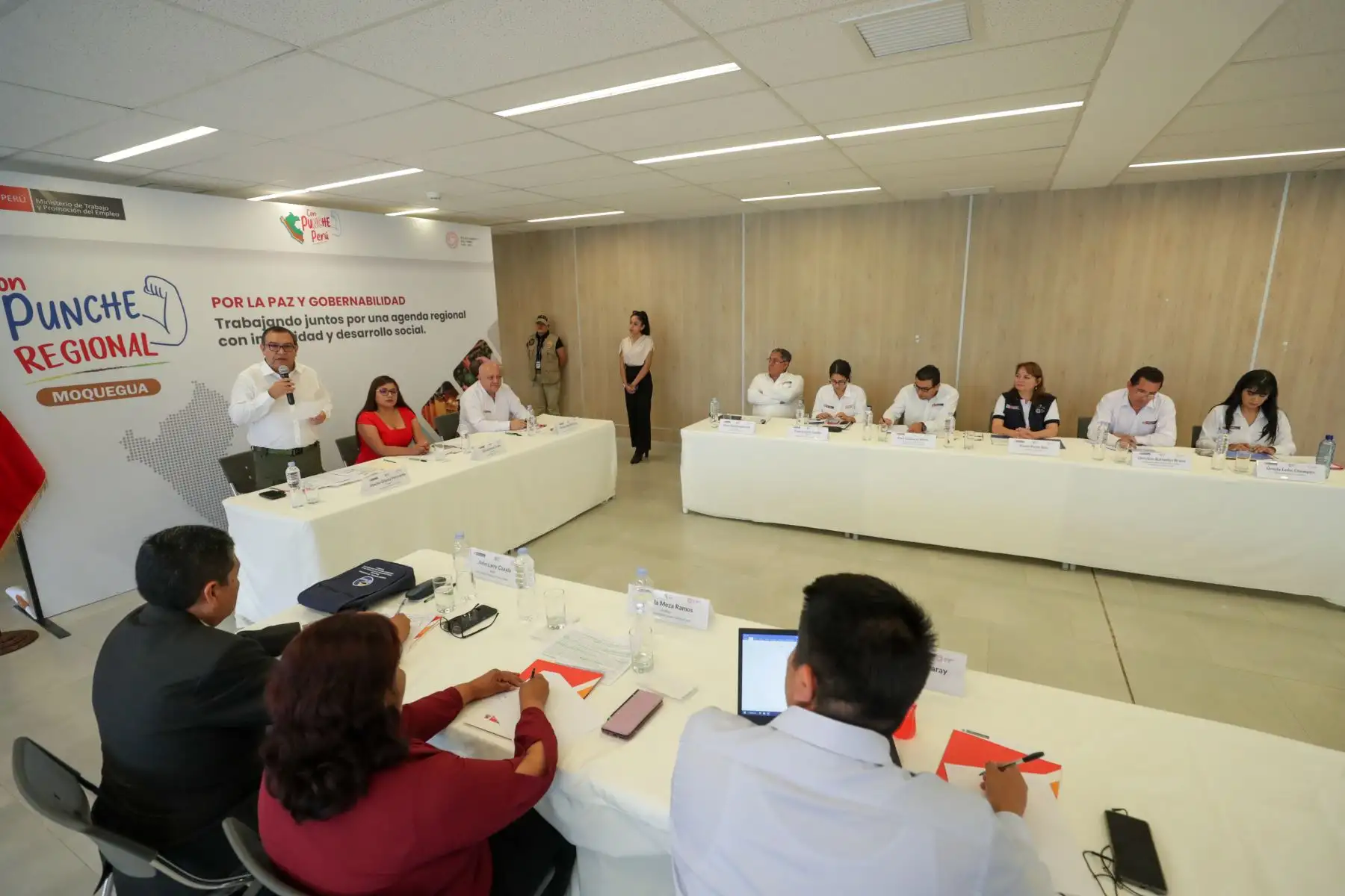 El titular de la PCM y ministros de Estado presentaron las acciones que se realizarán para contribuir al cierre de brechas de infraestructura, de los servicios básicos, y la mejora de la calidad de vida de la población beneficiada en Moquegua. Foto: PCM