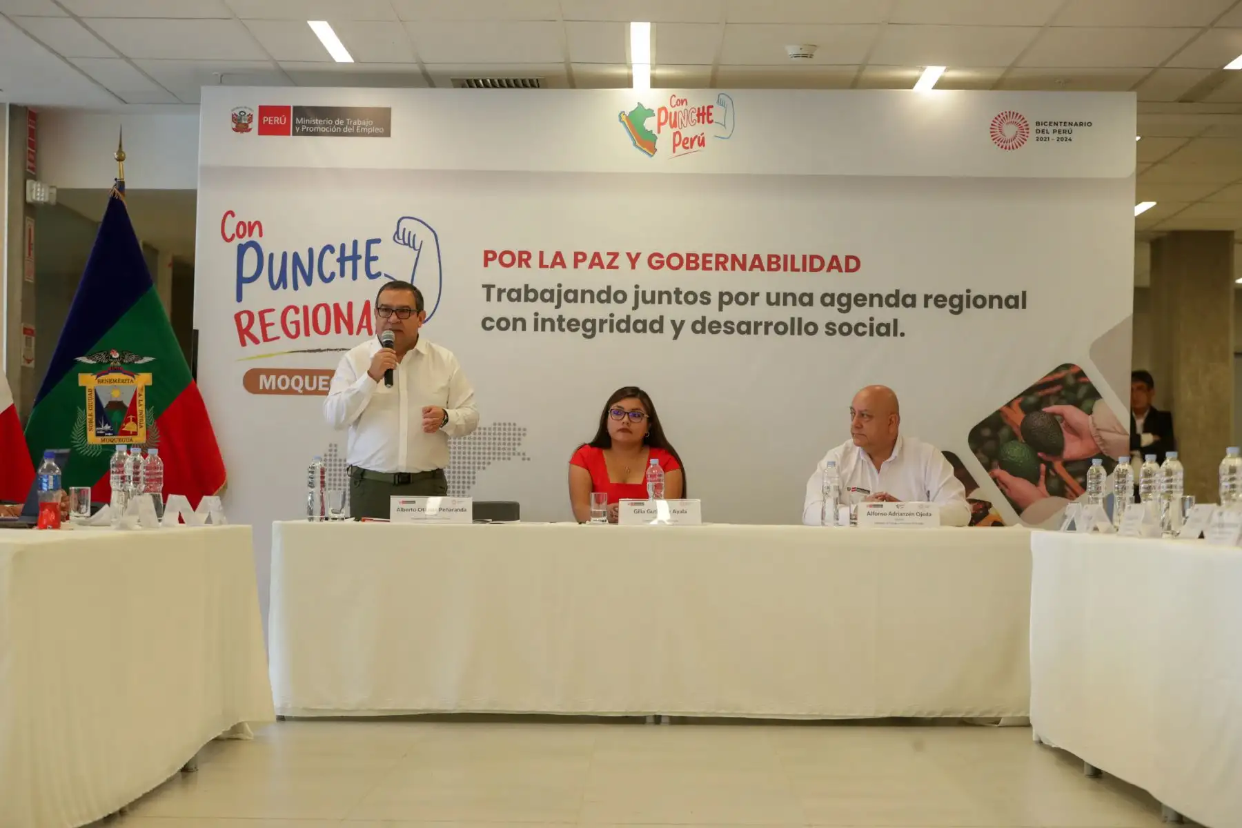 El titular de la PCM y ministros de Estado presentaron las acciones que se realizarán para contribuir al cierre de brechas de infraestructura, de los servicios básicos, y la mejora de la calidad de vida de la población beneficiada en Moquegua. Foto: PCM
