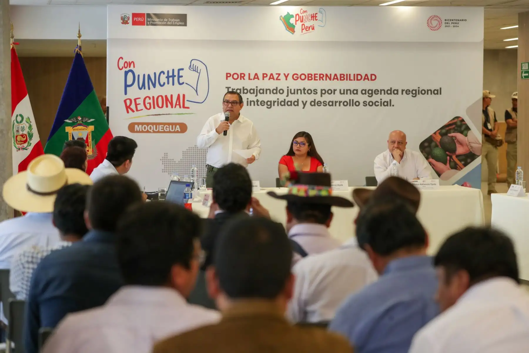 El titular de la PCM y ministros de Estado presentaron las acciones que se realizarán para contribuir al cierre de brechas de infraestructura, de los servicios básicos, y la mejora de la calidad de vida de la población beneficiada en Moquegua. Foto: PCM