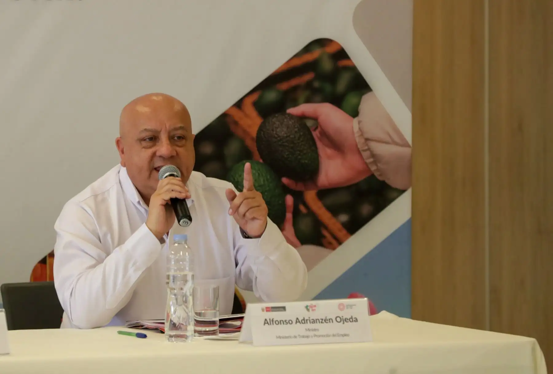 El titular de la PCM y ministros de Estado presentaron las acciones que se realizarán para contribuir al cierre de brechas de infraestructura, de los servicios básicos, y la mejora de la calidad de vida de la población beneficiada en Moquegua. Foto: PCM