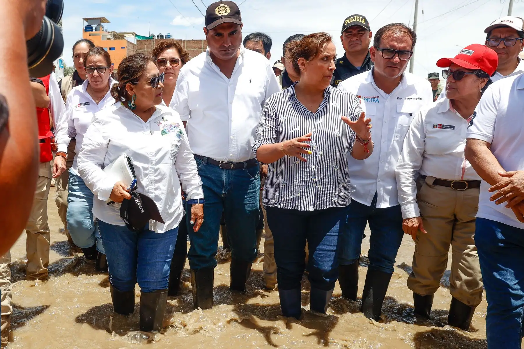 Presidenta de la república, Dina Boluarte, llegó a Piura para atender la emergencia producida por las lluvias intensas. Foto:ANDINA/ Presidencia