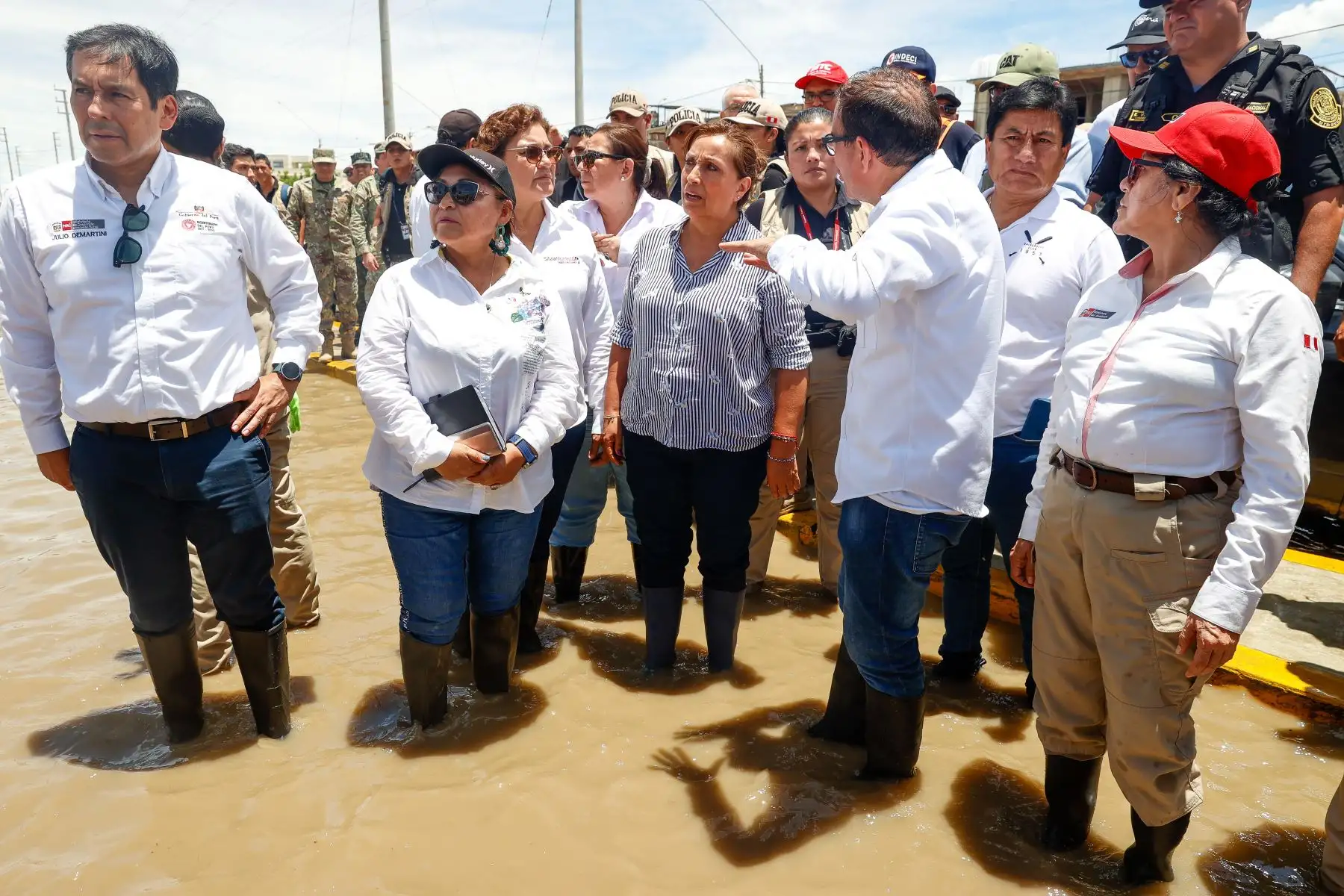 Presidenta de la república, Dina Boluarte, llegó a Piura para atender la emergencia producida por las lluvias intensas. Foto:ANDINA/ Presidencia